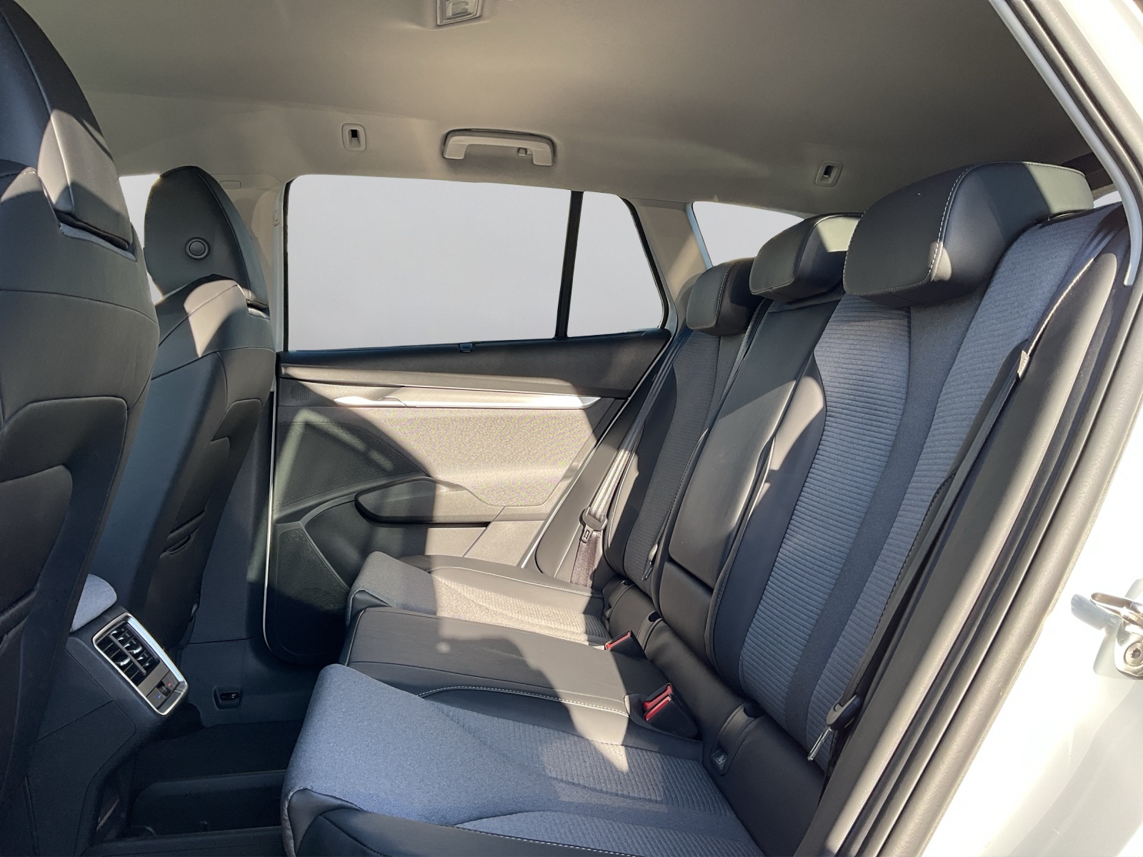 SKODA Enyaq 85x Dynamic 4x4-image-10