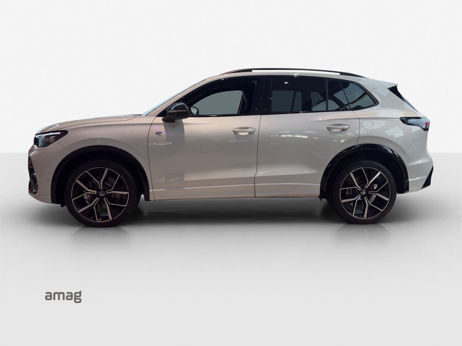 VW Tiguan 2.0 TSI DSG R-Line 4Motion-image-1