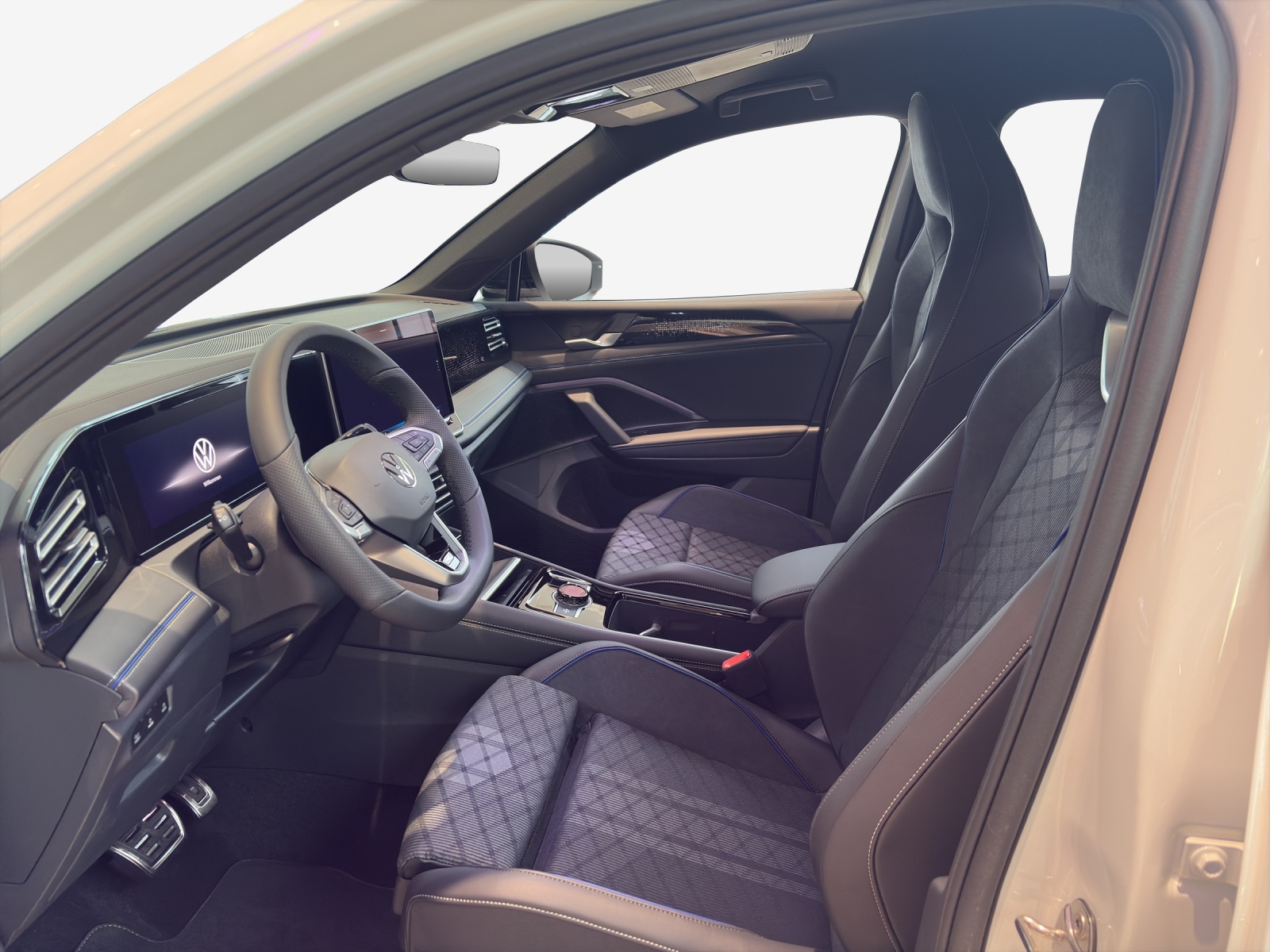 VW Tiguan 2.0 TSI DSG R-Line 4Motion-image-6