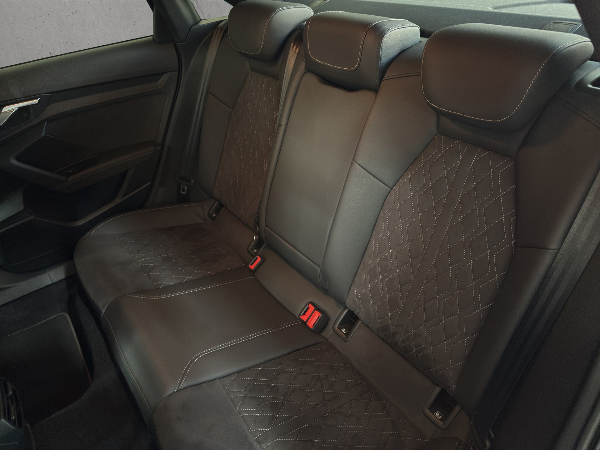 AUDI A3 Limousine 35 TFSI S-Line S-tronic "Navi- Virtual Cockpit Plus"-image-8