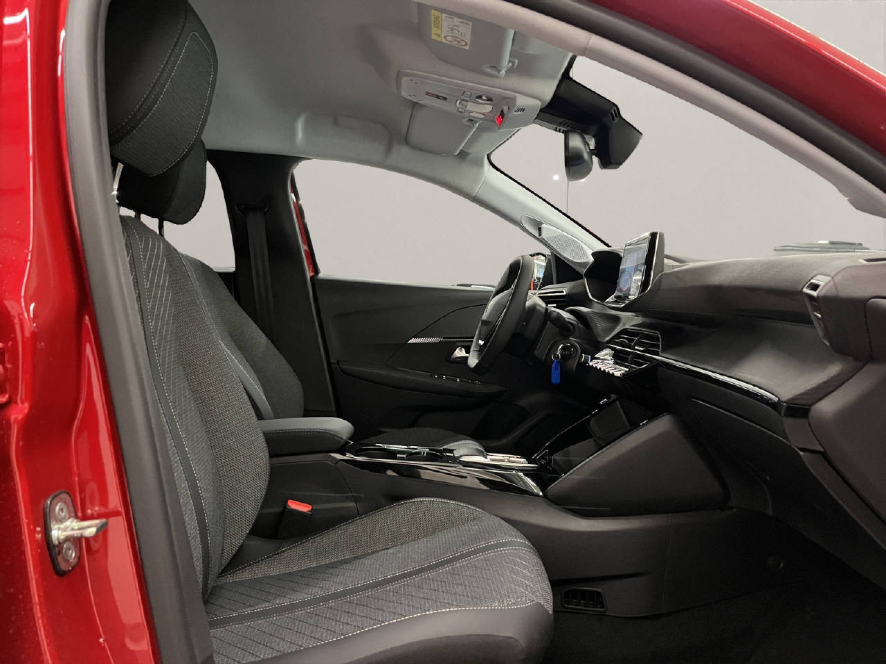 PEUGEOT 208 1.2 Hybrid Allure-image-12