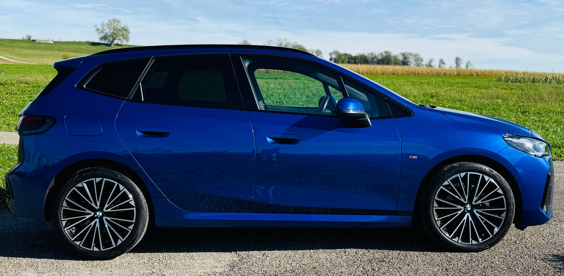 BMW 218d Active Tourer M Sport DKG / AHK / frischer Service-image-8