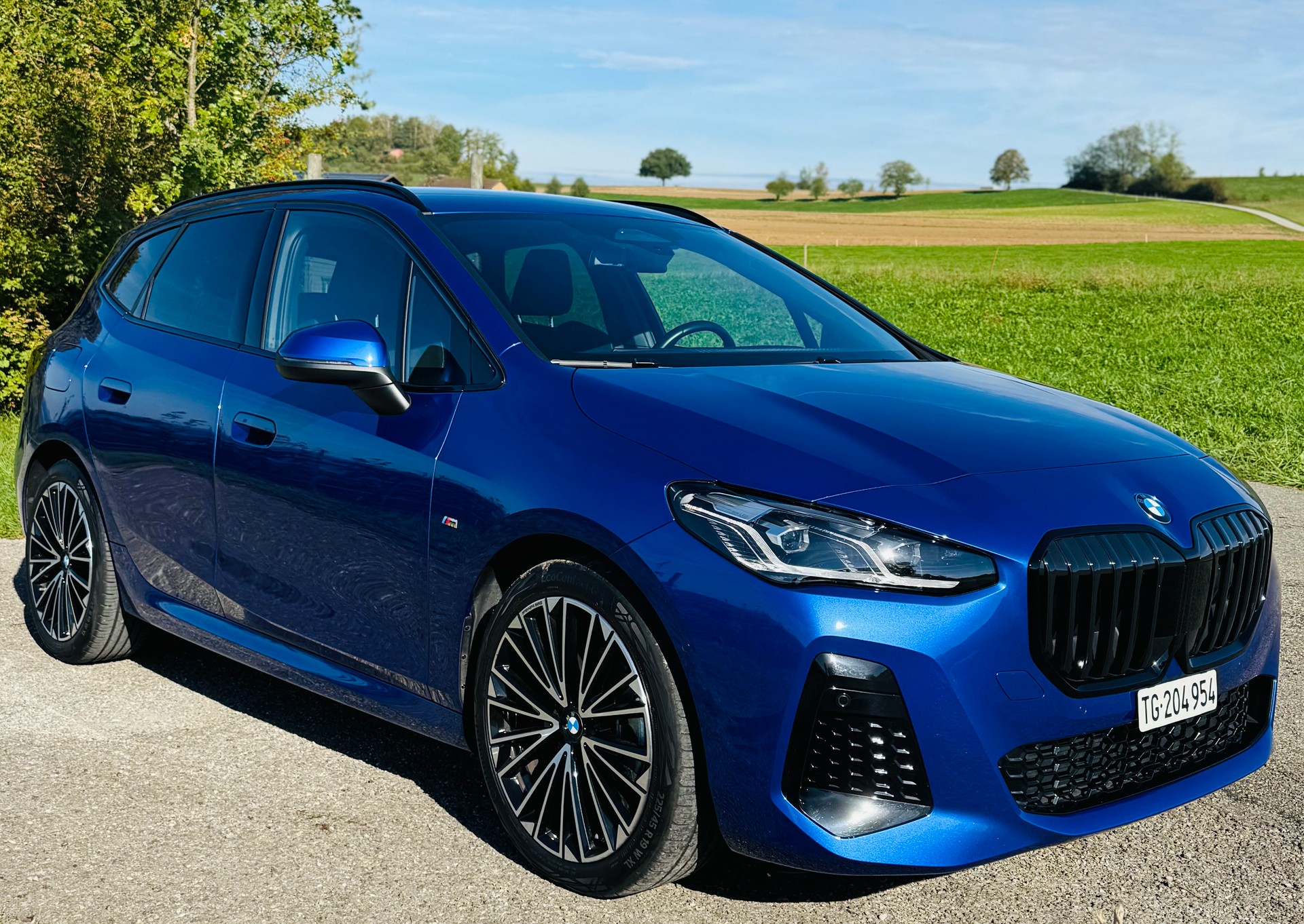 BMW 218d Active Tourer M Sport DKG / AHK / frischer Service-image-9