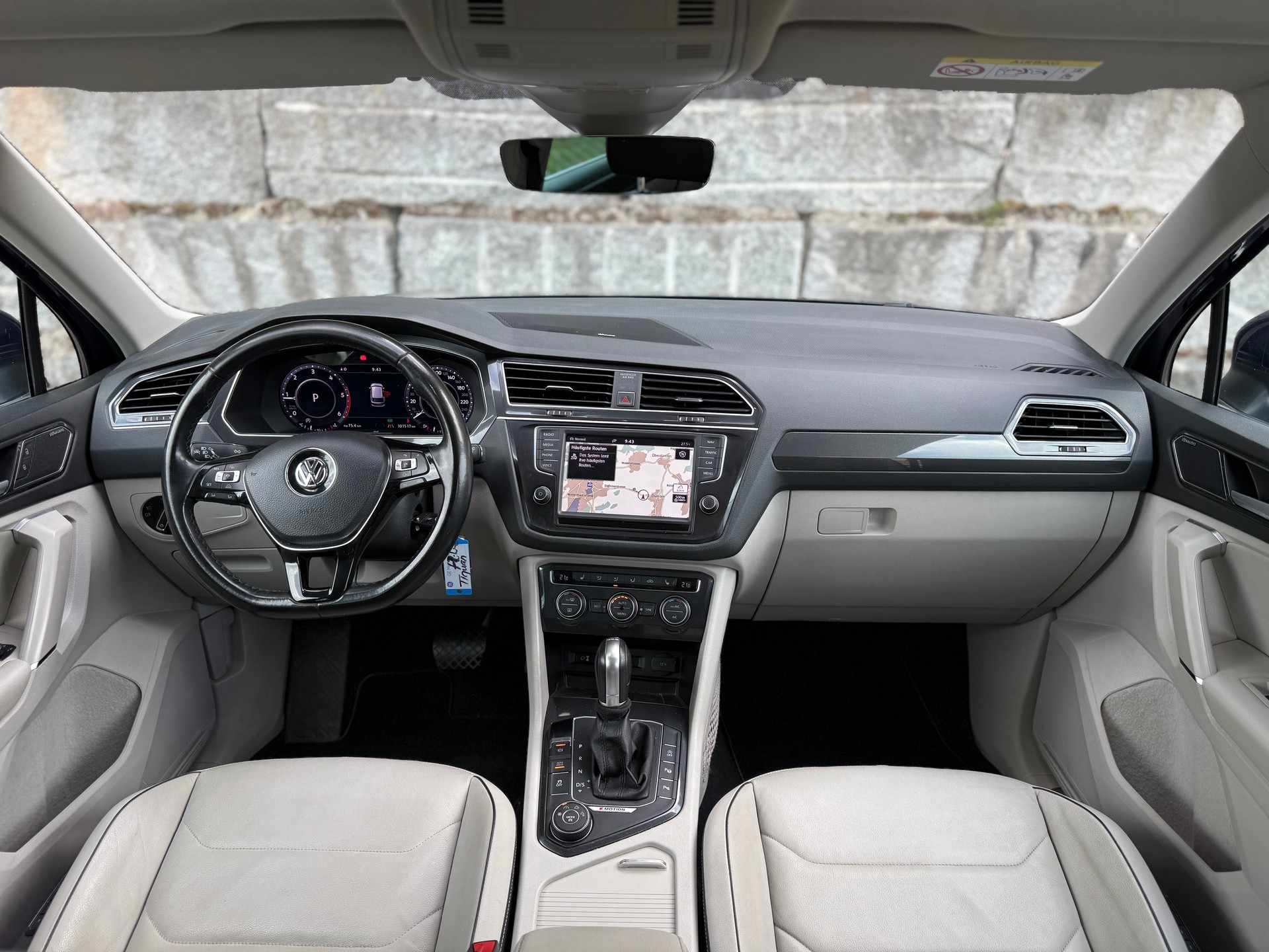 VW Tiguan 2.0 TDI SCR Highline 4Motion DSG-image-5