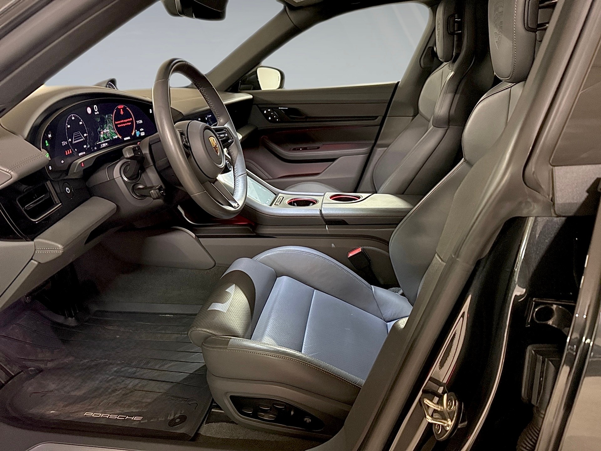 PORSCHE Taycan 4S Cross Turismo-image-10