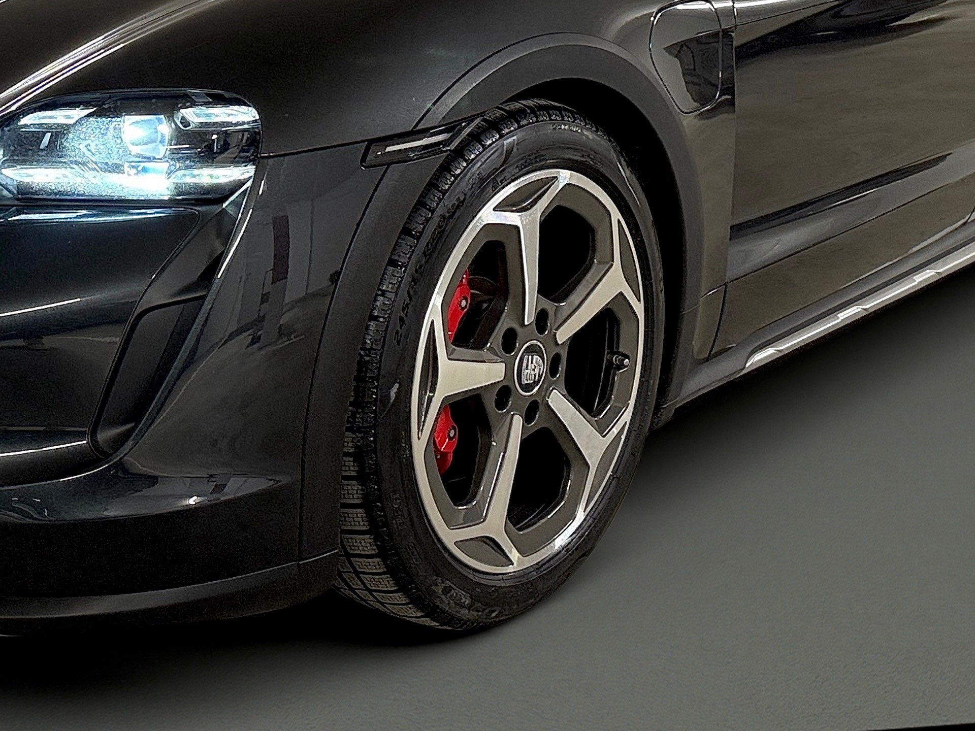 PORSCHE Taycan 4S Cross Turismo-image-9
