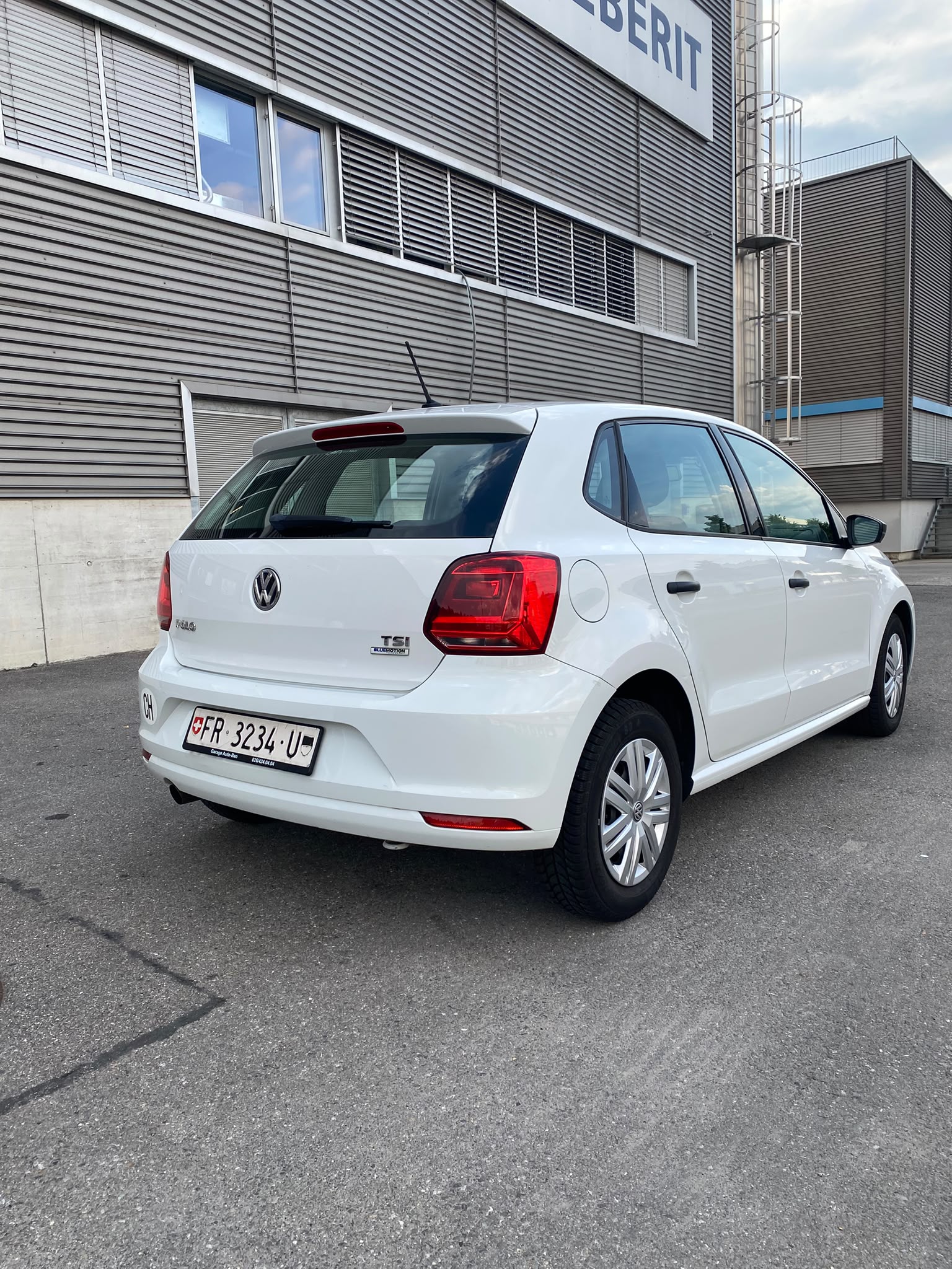 VW 1.2 TSI 90 BlueMT Trendline-image-2