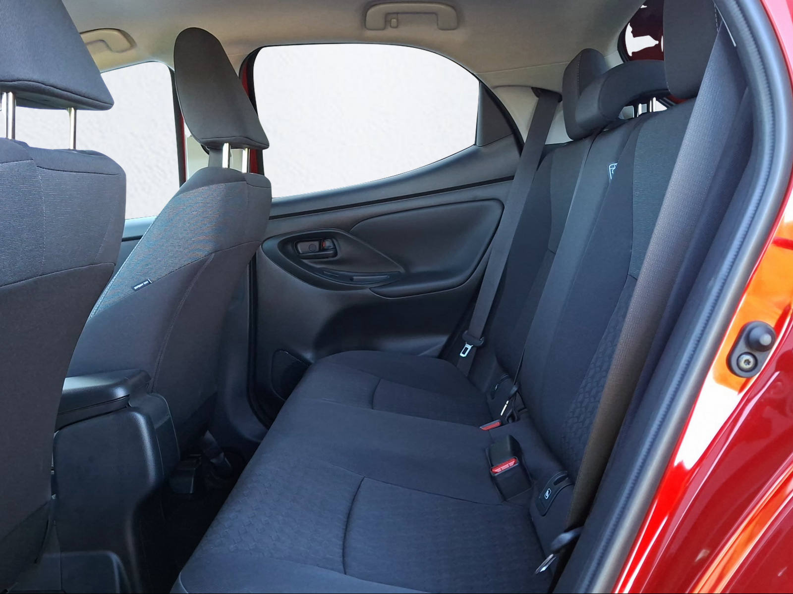 TOYOTA Yaris 1.5 Trend e-CVT-image-13