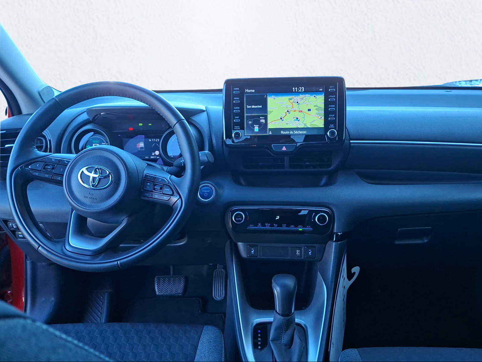 TOYOTA Yaris 1.5 Trend e-CVT-image-10