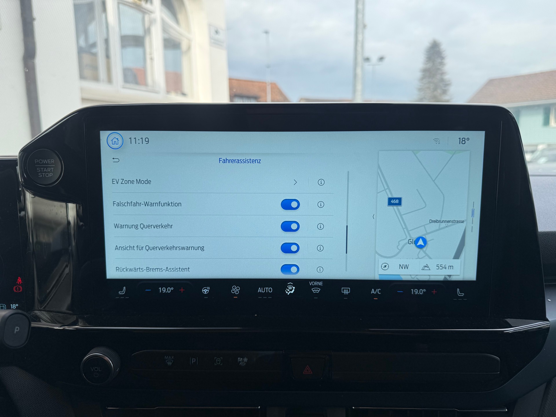 FORD Tourneo Bus 340 L1H1 PHEV Active-image-20