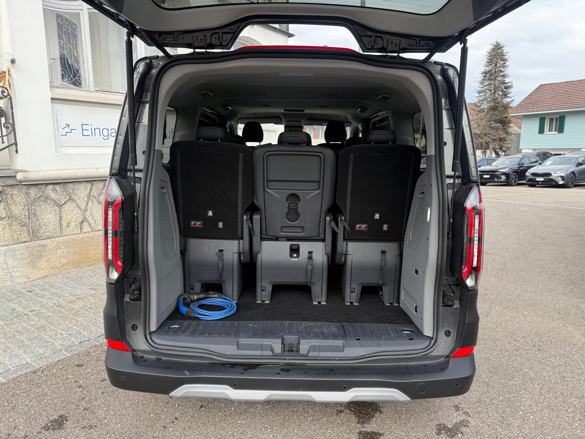 FORD Tourneo Bus 340 L1H1 PHEV Active-image-6