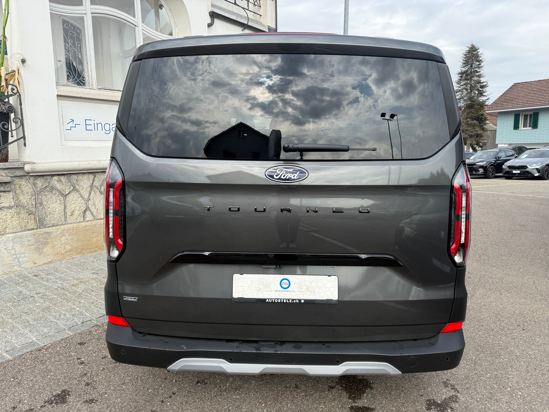 FORD Tourneo Bus 340 L1H1 PHEV Active-image-5