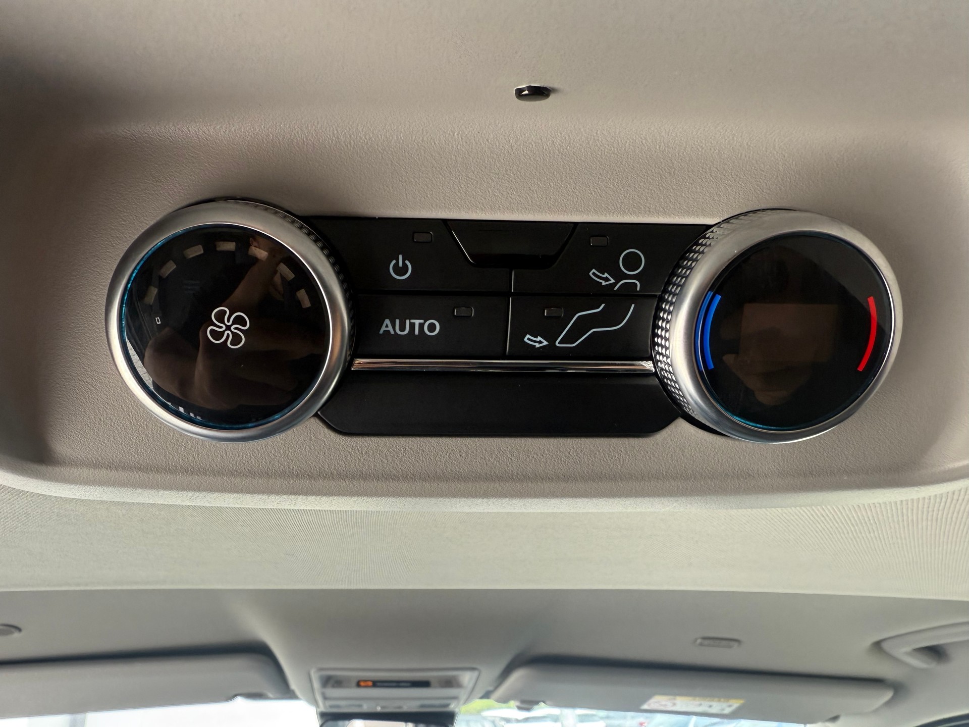 FORD Tourneo Bus 340 L1H1 PHEV Active-image-11