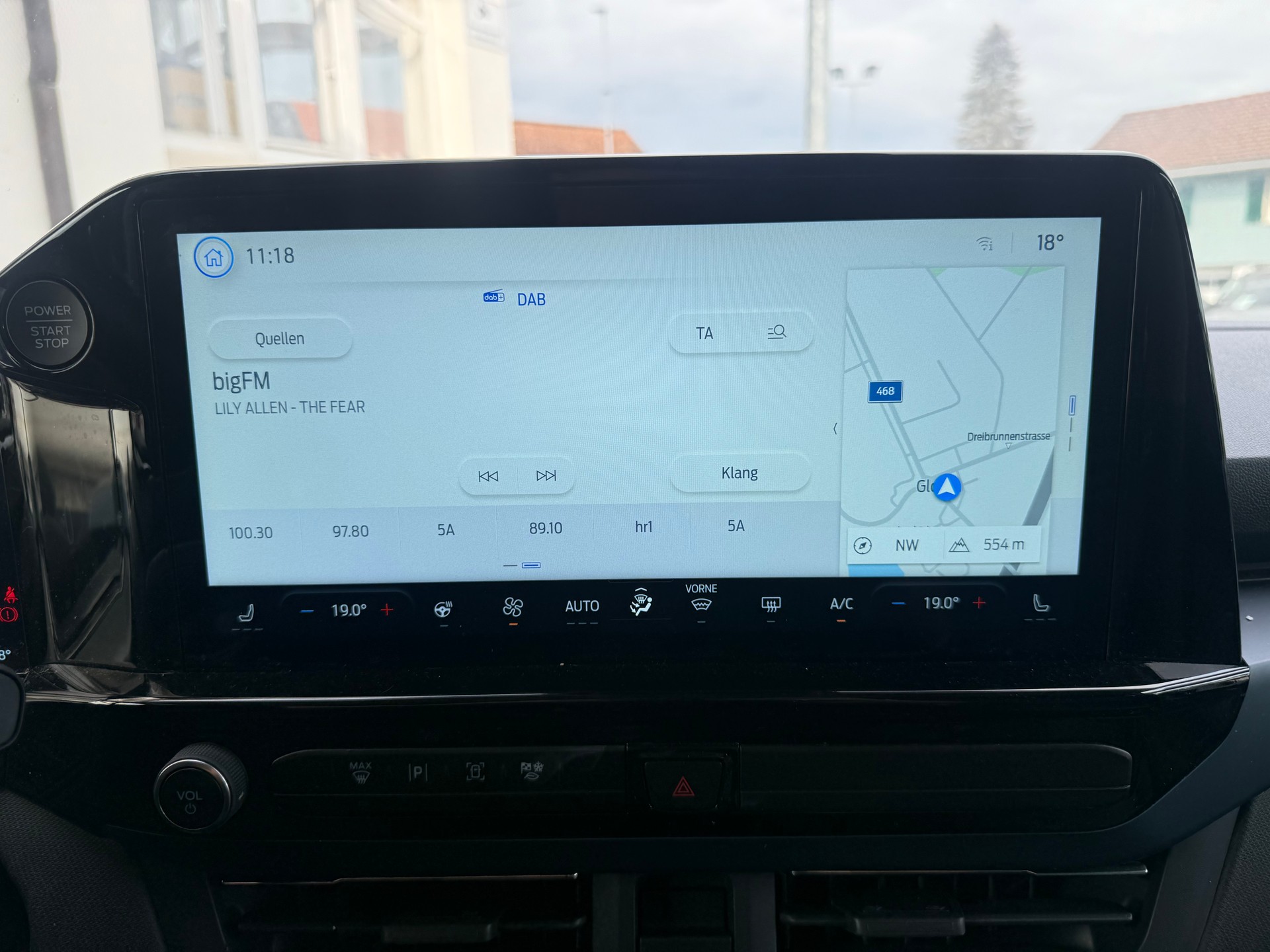 FORD Tourneo Bus 340 L1H1 PHEV Active-image-16