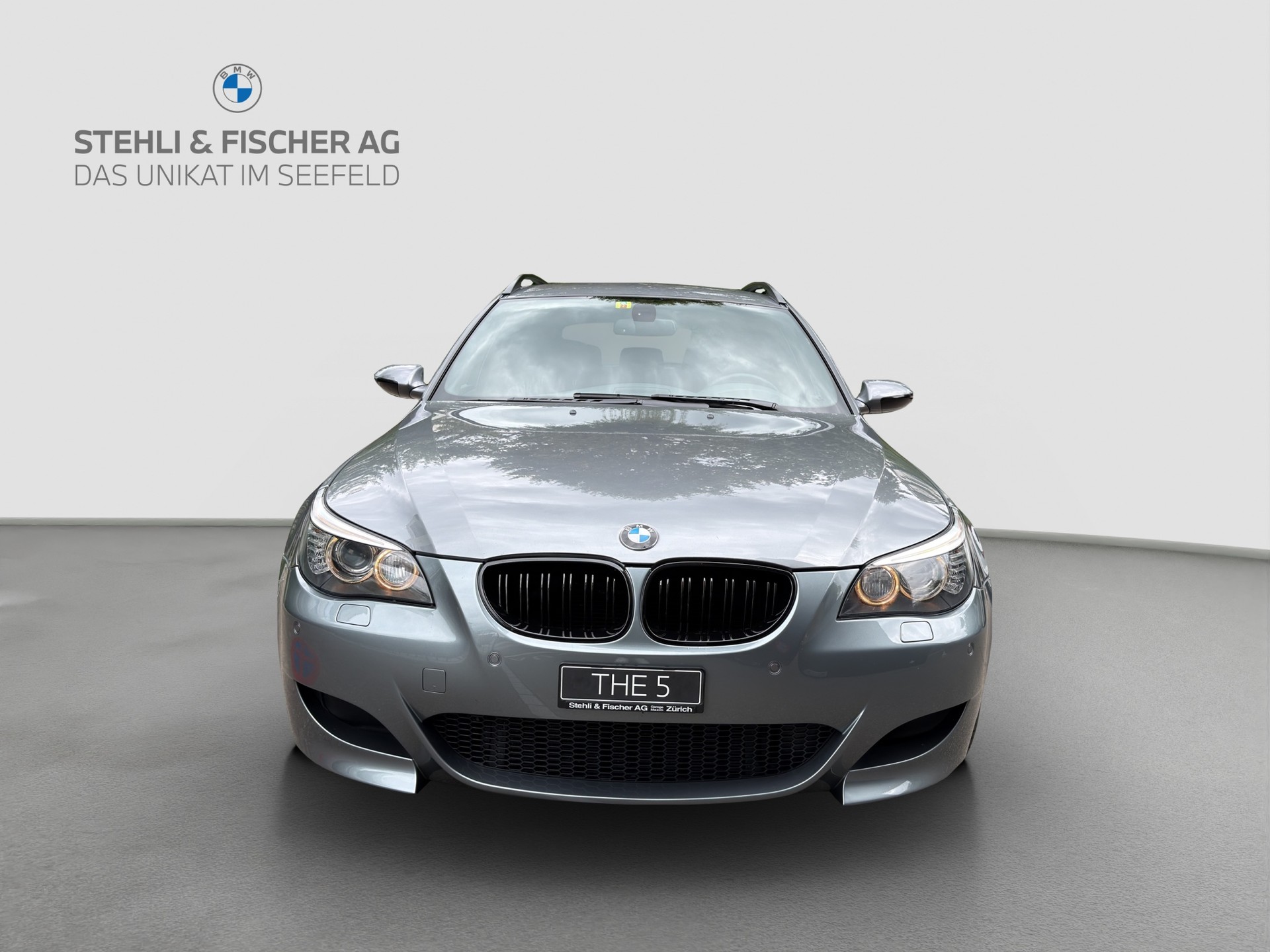 BMW M5 Touring-image-1