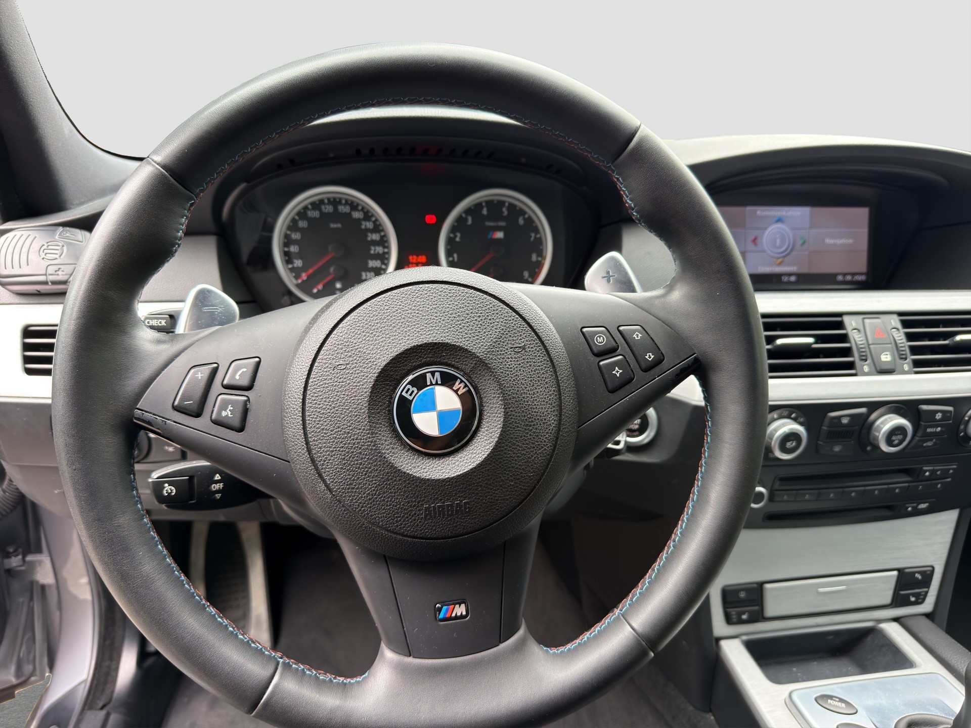 BMW M5 Touring-image-8