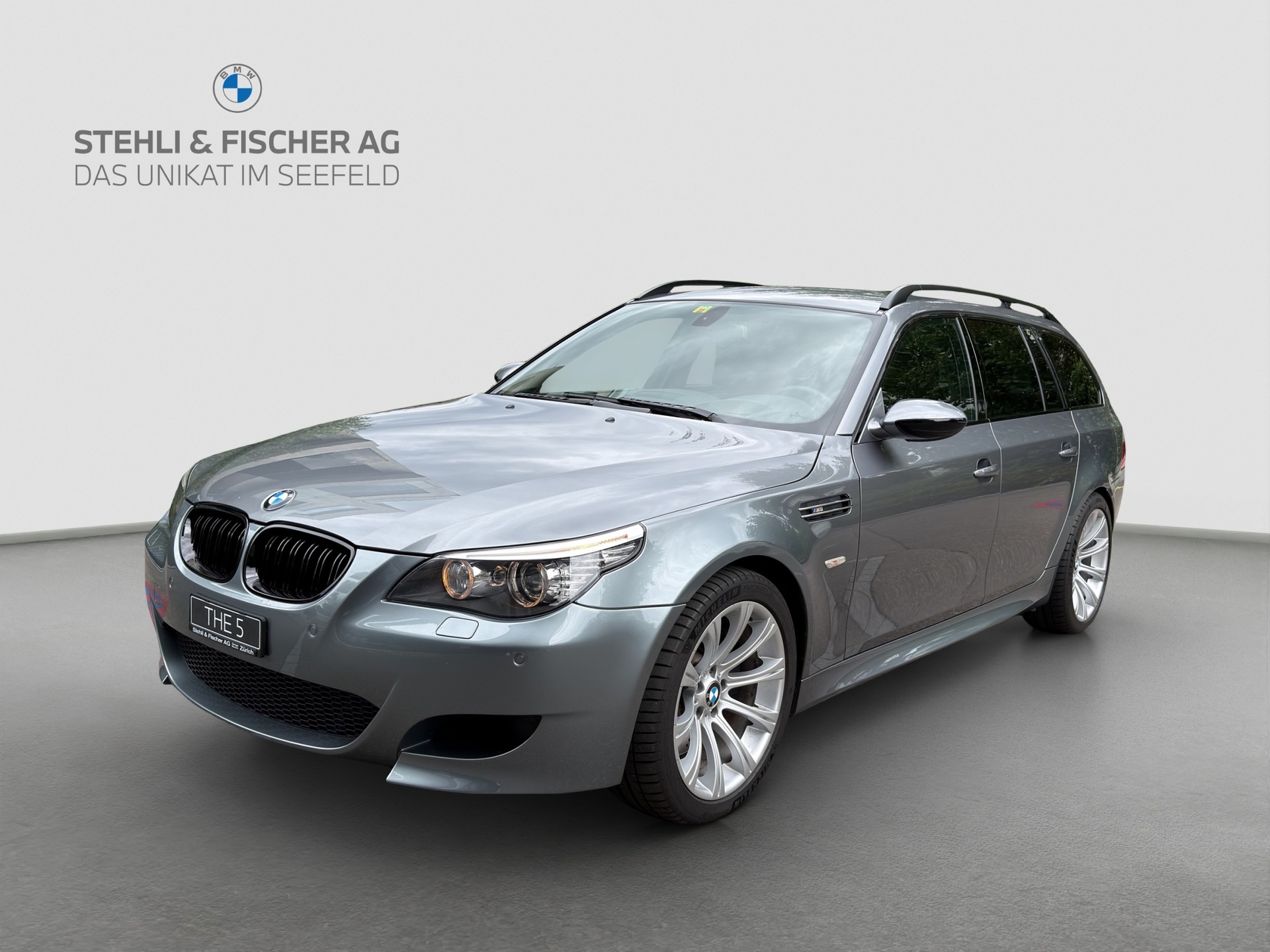 BMW M5 Touring-image-0