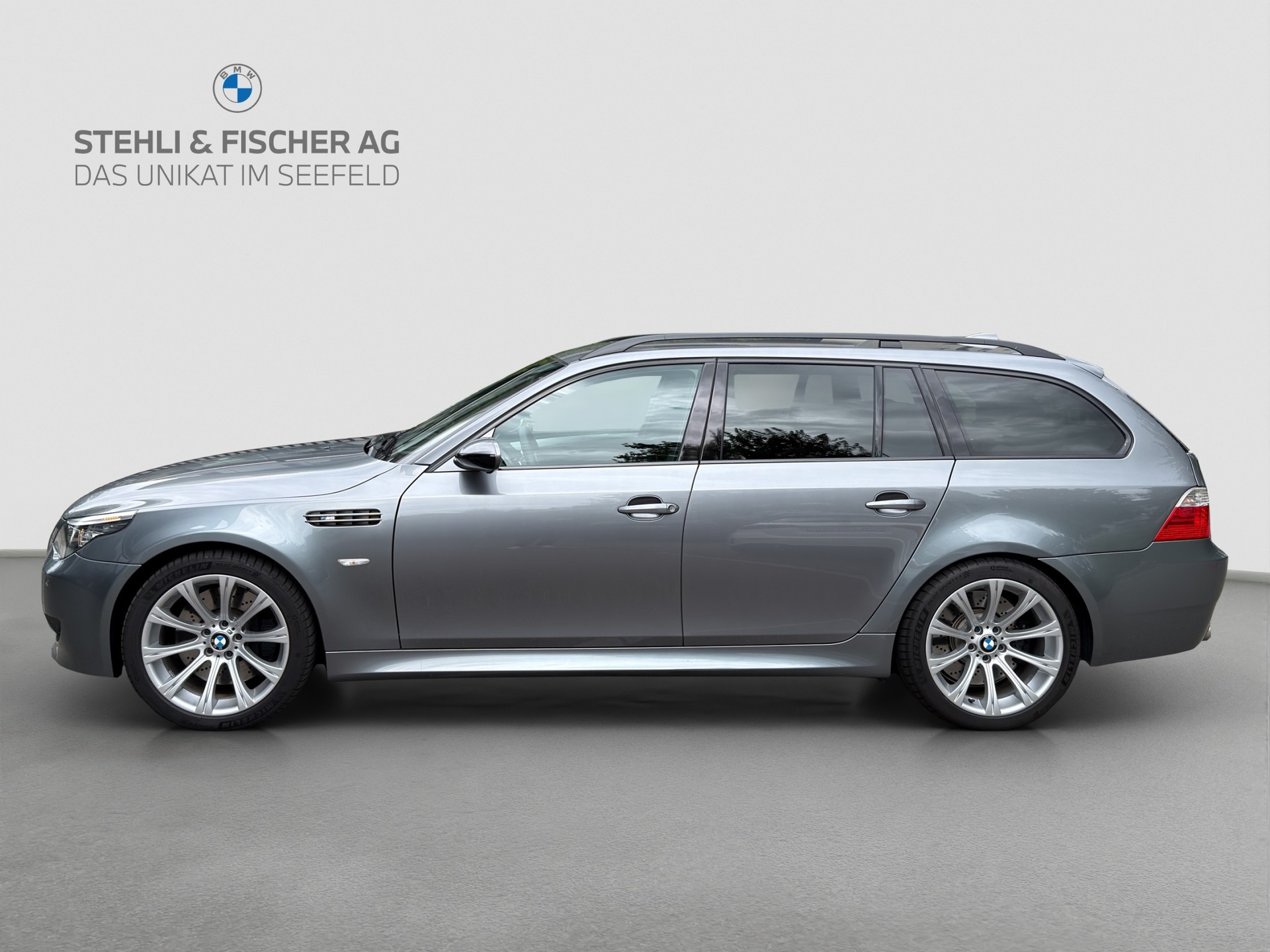 BMW M5 Touring-image-2