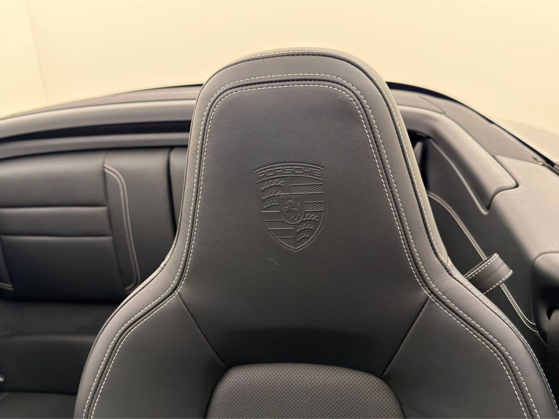 PORSCHE 911 Carrera 4S Cabriolet-image-23