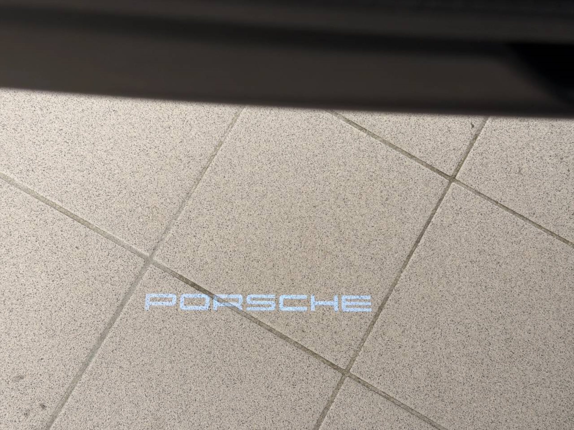 PORSCHE 911 Carrera 4S Cabriolet-image-24