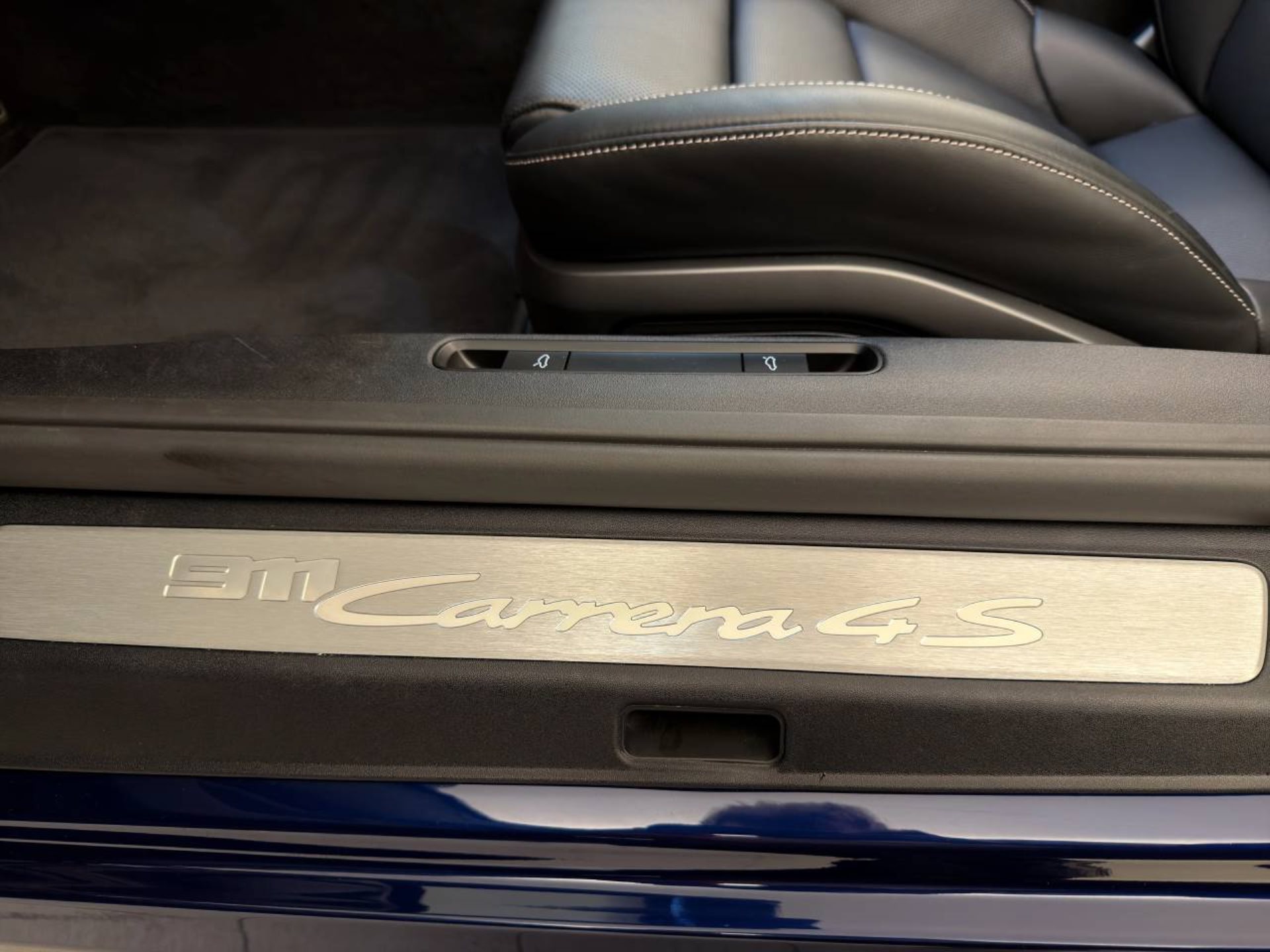 PORSCHE 911 Carrera 4S Cabriolet-image-19