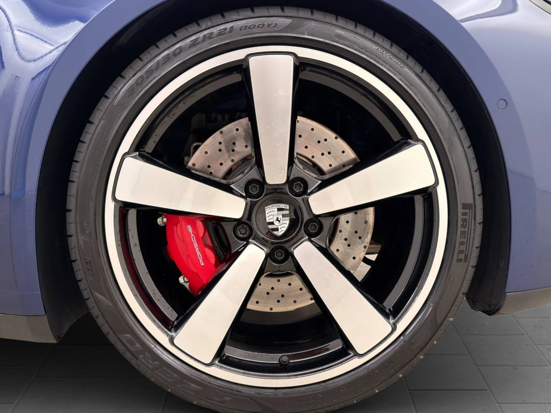 PORSCHE 911 Carrera 4S Cabriolet-image-10
