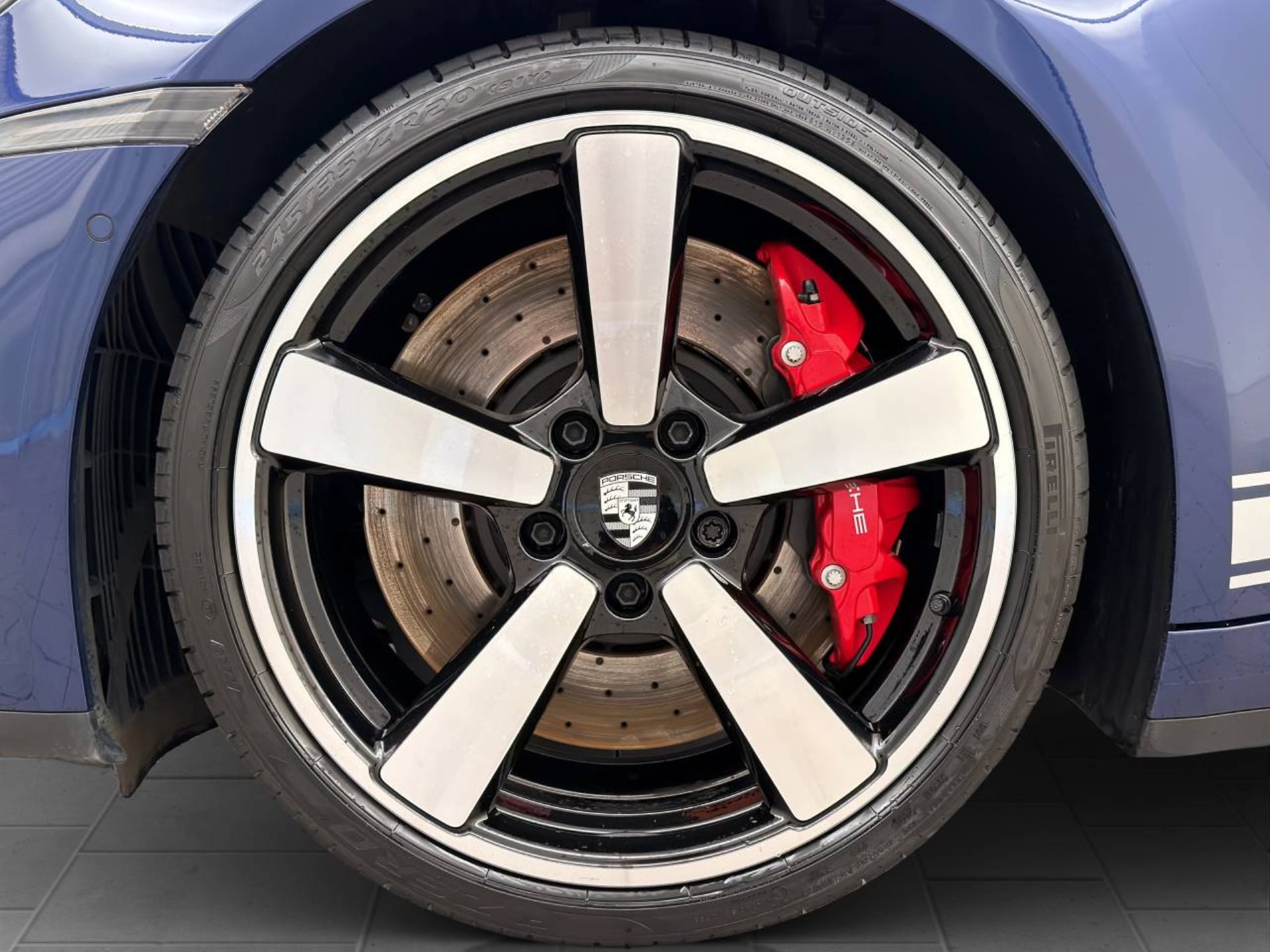 PORSCHE 911 Carrera 4S Cabriolet-image-11