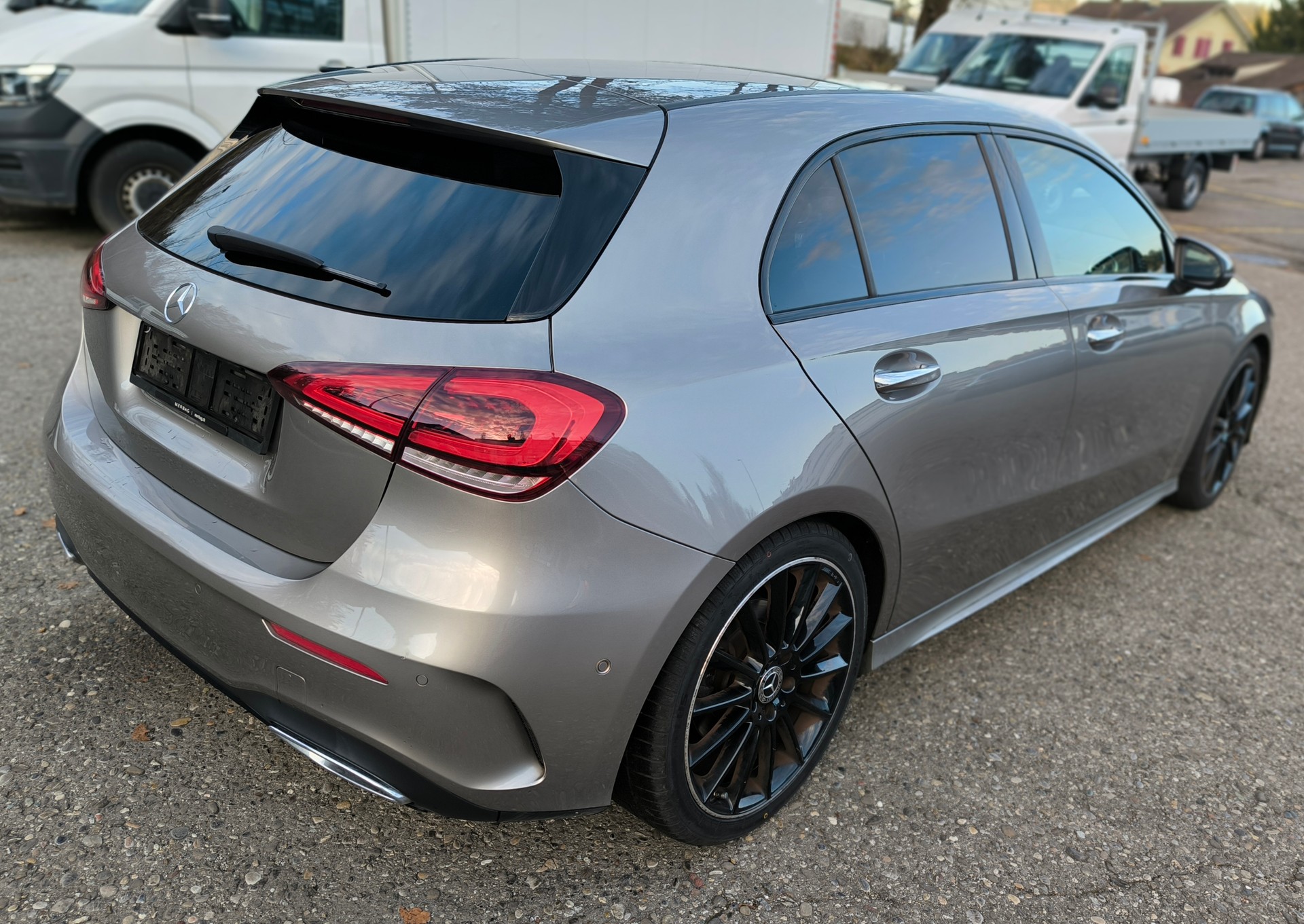 MERCEDES-BENZ A 250 AMG Line 7G-DCT-image-4