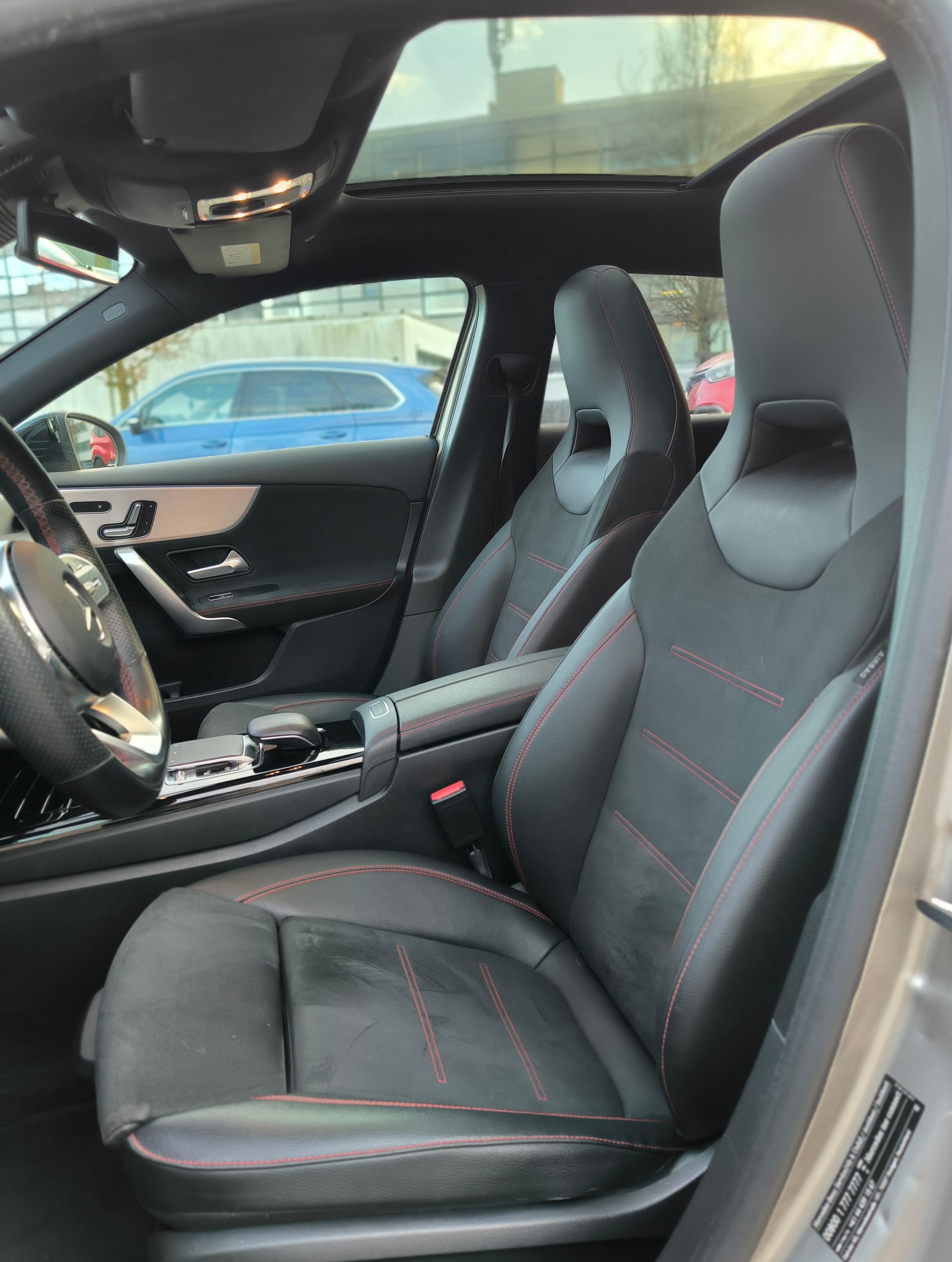 MERCEDES-BENZ A 250 AMG Line 7G-DCT-image-8