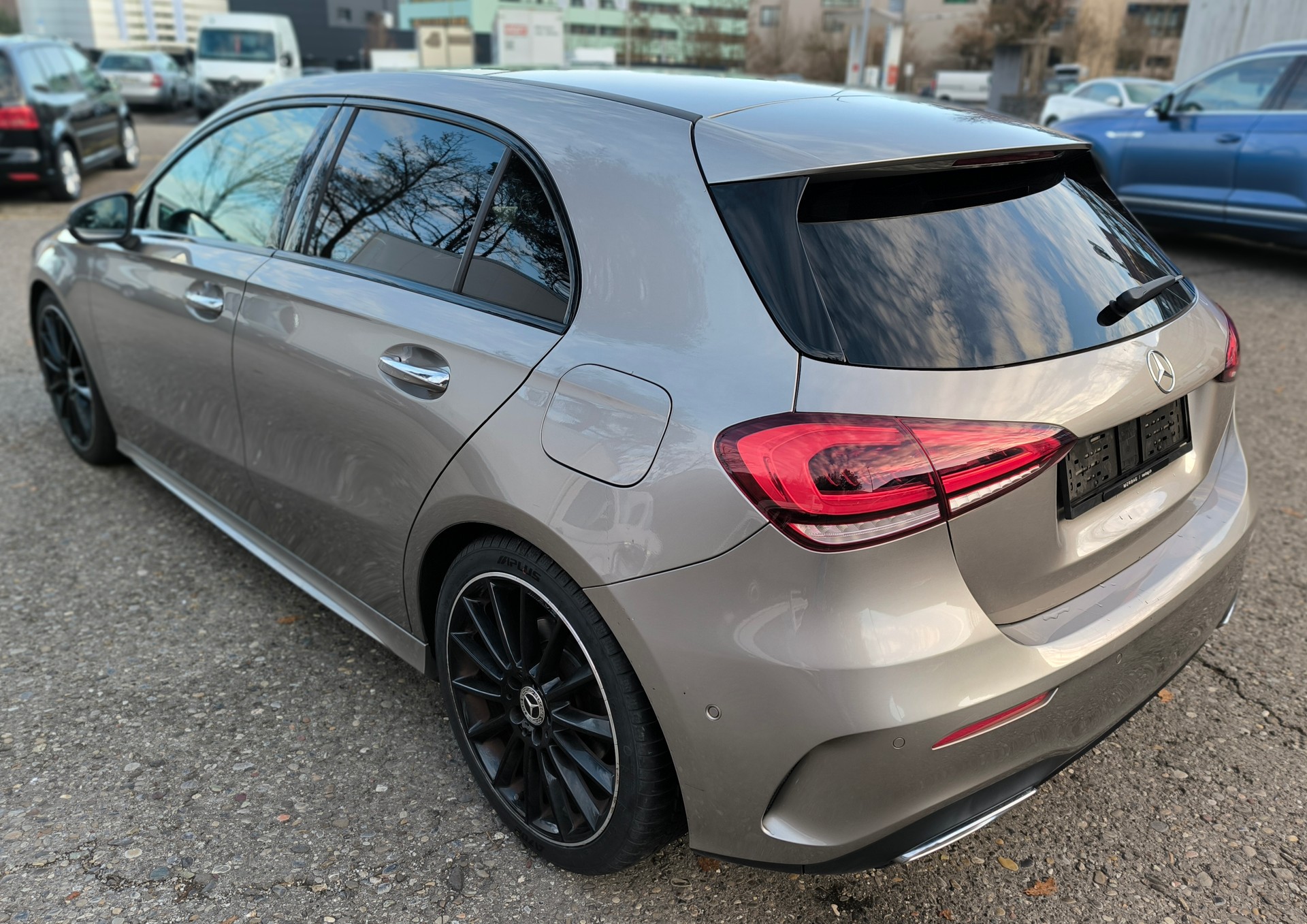 MERCEDES-BENZ A 250 AMG Line 7G-DCT-image-3