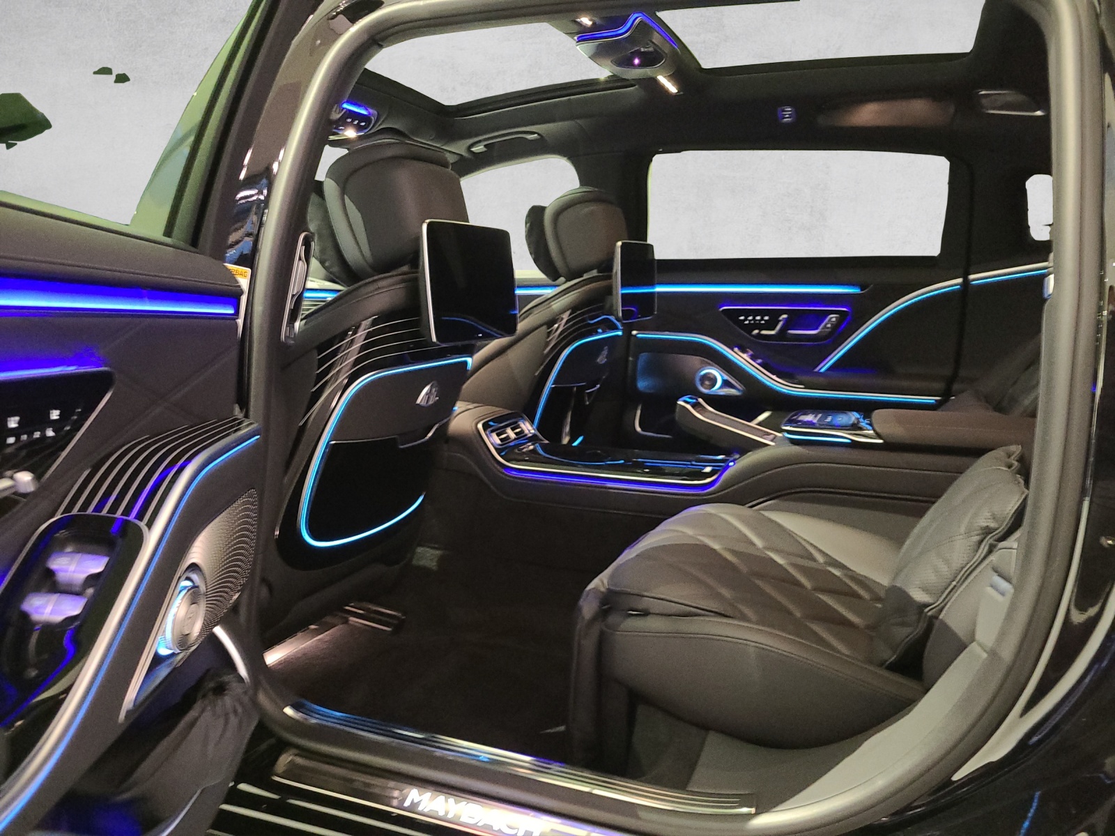 MERCEDES-BENZ S 680 V12 4matic Maybach-image-2