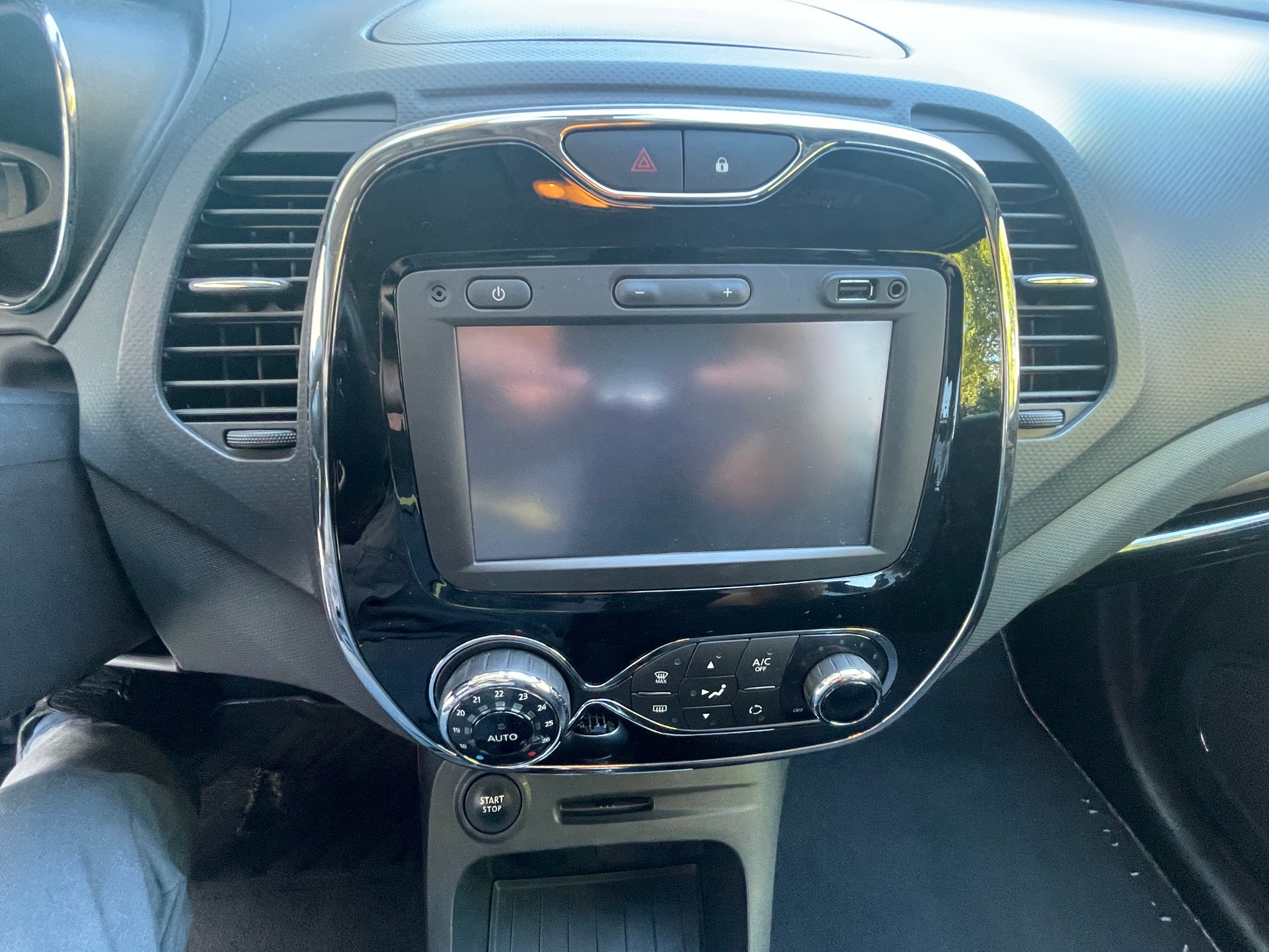 RENAULT Captur 1.5 dCi Privilège-image-9