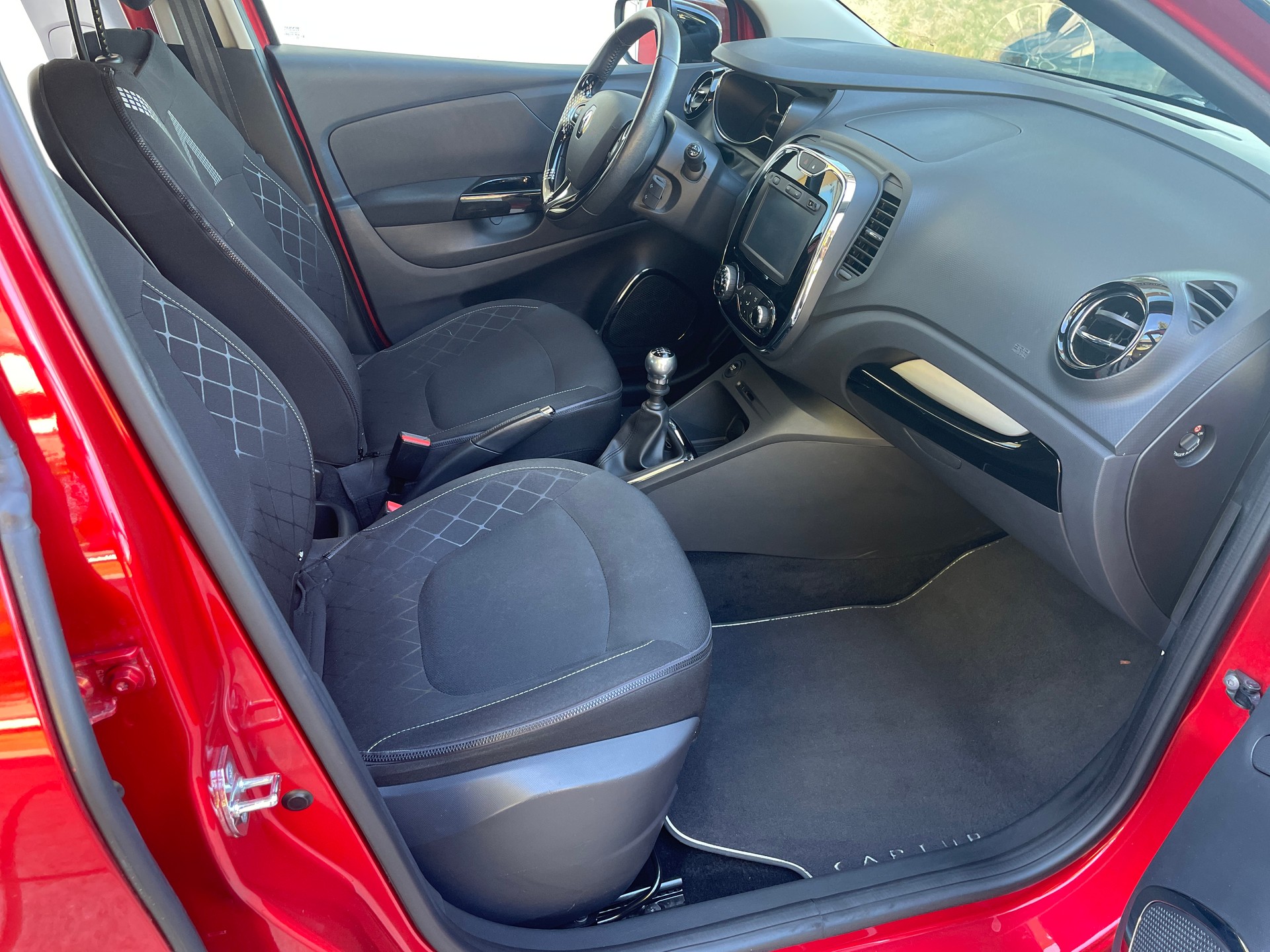 RENAULT Captur 1.5 dCi Privilège-image-11