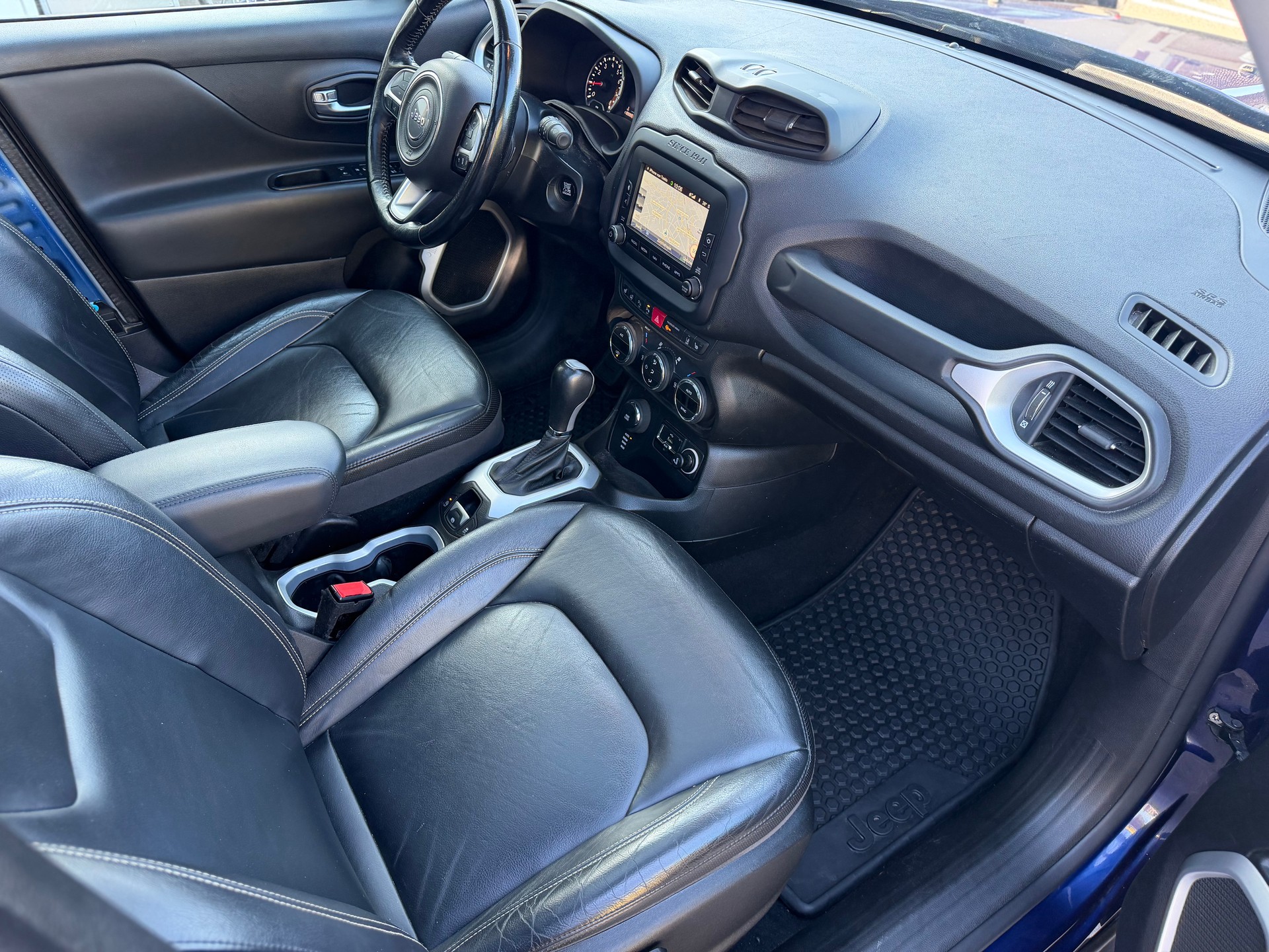 JEEP Renegade 1.4 Turbo Limited AWD-image-10