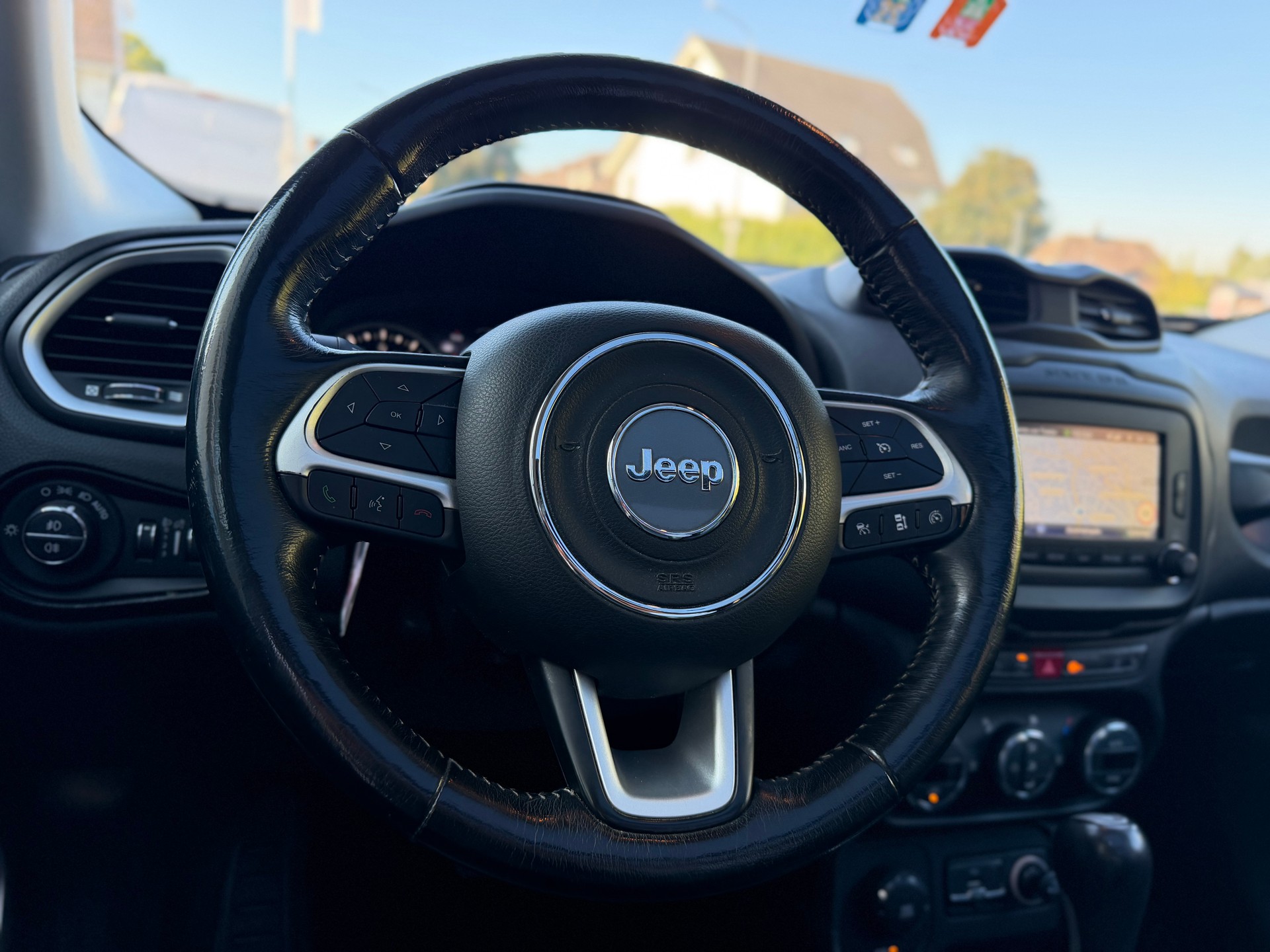 JEEP Renegade 1.4 Turbo Limited AWD-image-6