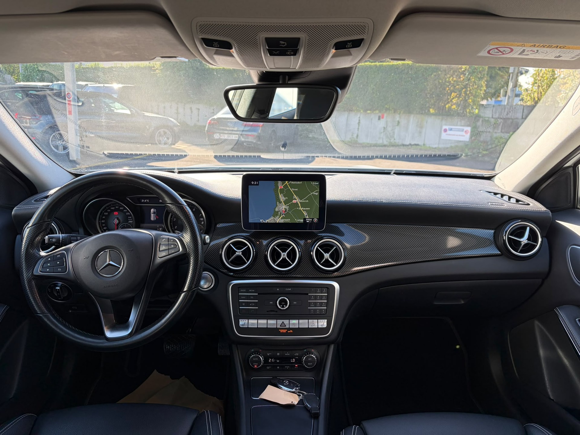 MERCEDES-BENZ GLA 250 Urban 4Matic 7G-DCT-image-9