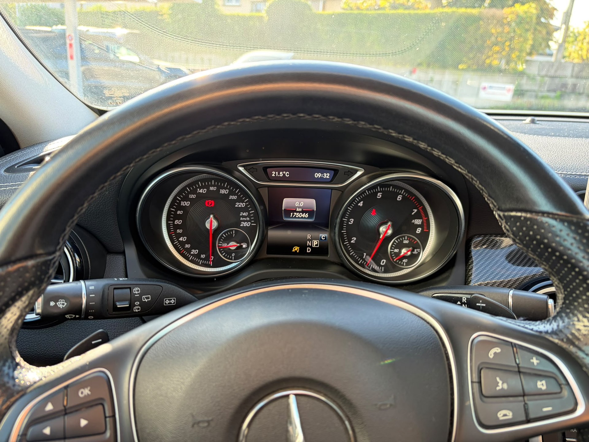 MERCEDES-BENZ GLA 250 Urban 4Matic 7G-DCT-image-10