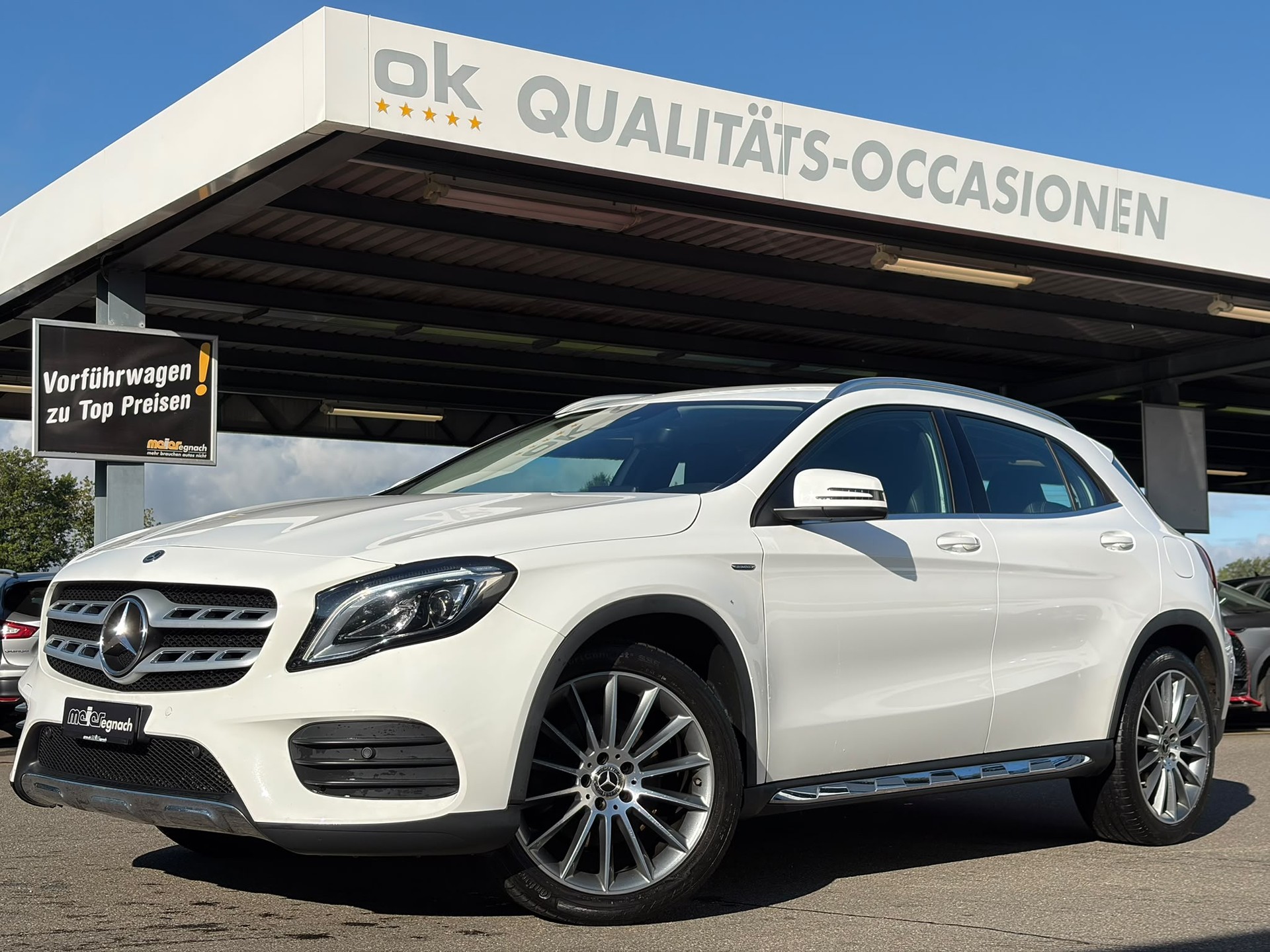 MERCEDES-BENZ GLA 250 Urban 4Matic 7G-DCT-image-0
