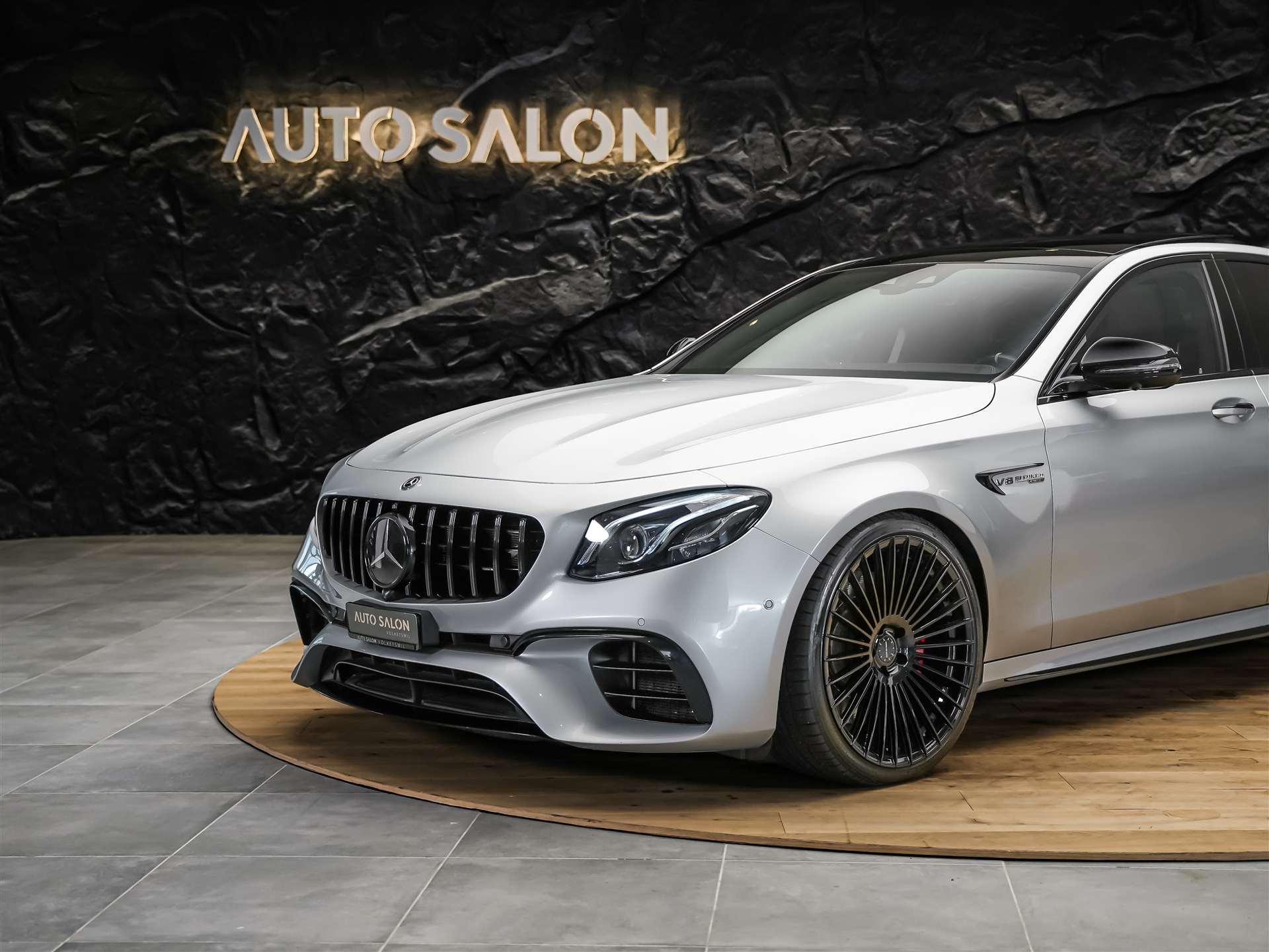 MERCEDES-BENZ E 63 S AMG 4matic *21" Felgen*Panorama*Sitzbelüftung*Massage*Ambientebeleuchtung*-image-17