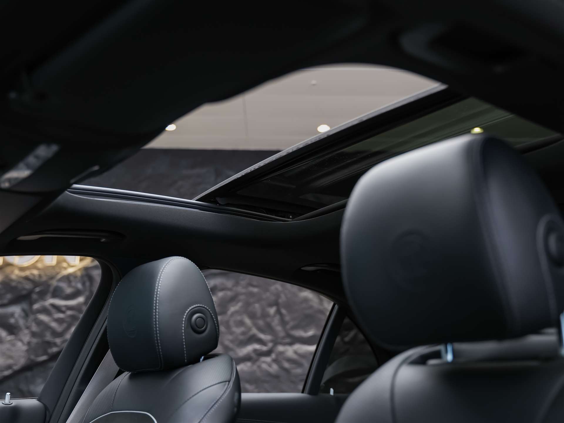 MERCEDES-BENZ E 63 S AMG 4matic *21" Felgen*Panorama*Sitzbelüftung*Massage*Ambientebeleuchtung*-image-12