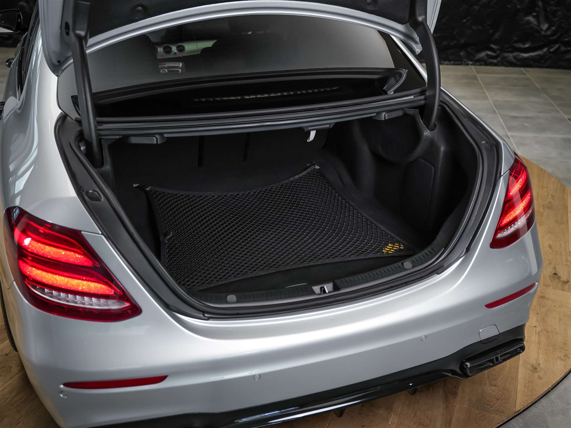MERCEDES-BENZ E 63 S AMG 4matic *21" Felgen*Panorama*Sitzbelüftung*Massage*Ambientebeleuchtung*-image-43