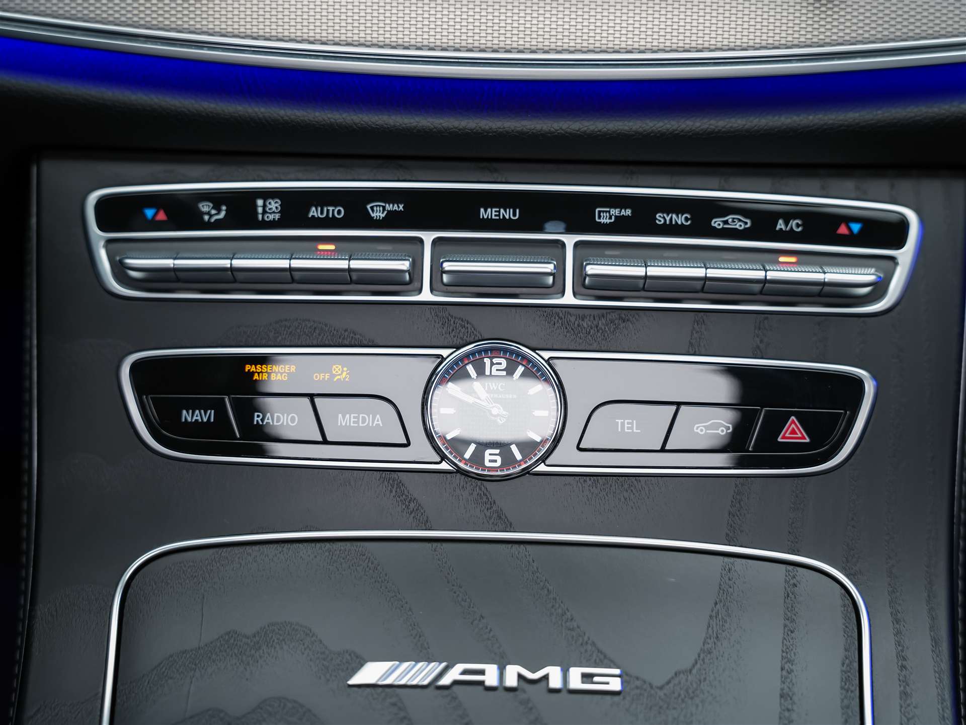 MERCEDES-BENZ E 63 S AMG 4matic *21" Felgen*Panorama*Sitzbelüftung*Massage*Ambientebeleuchtung*-image-24
