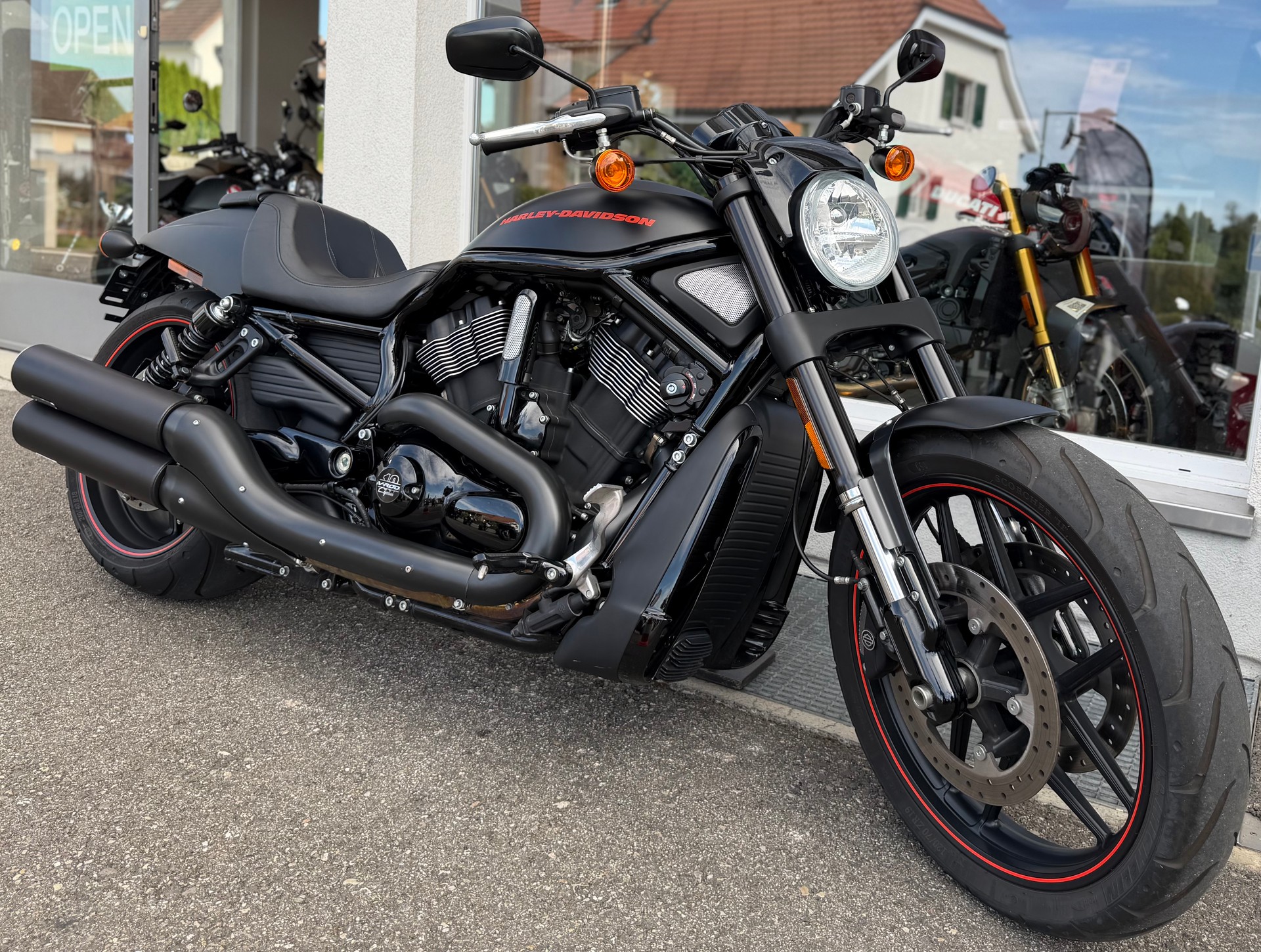 HARLEY-DAVIDSON VRSCDX Night Rod Special Anniversary ABS-showroom-element-1