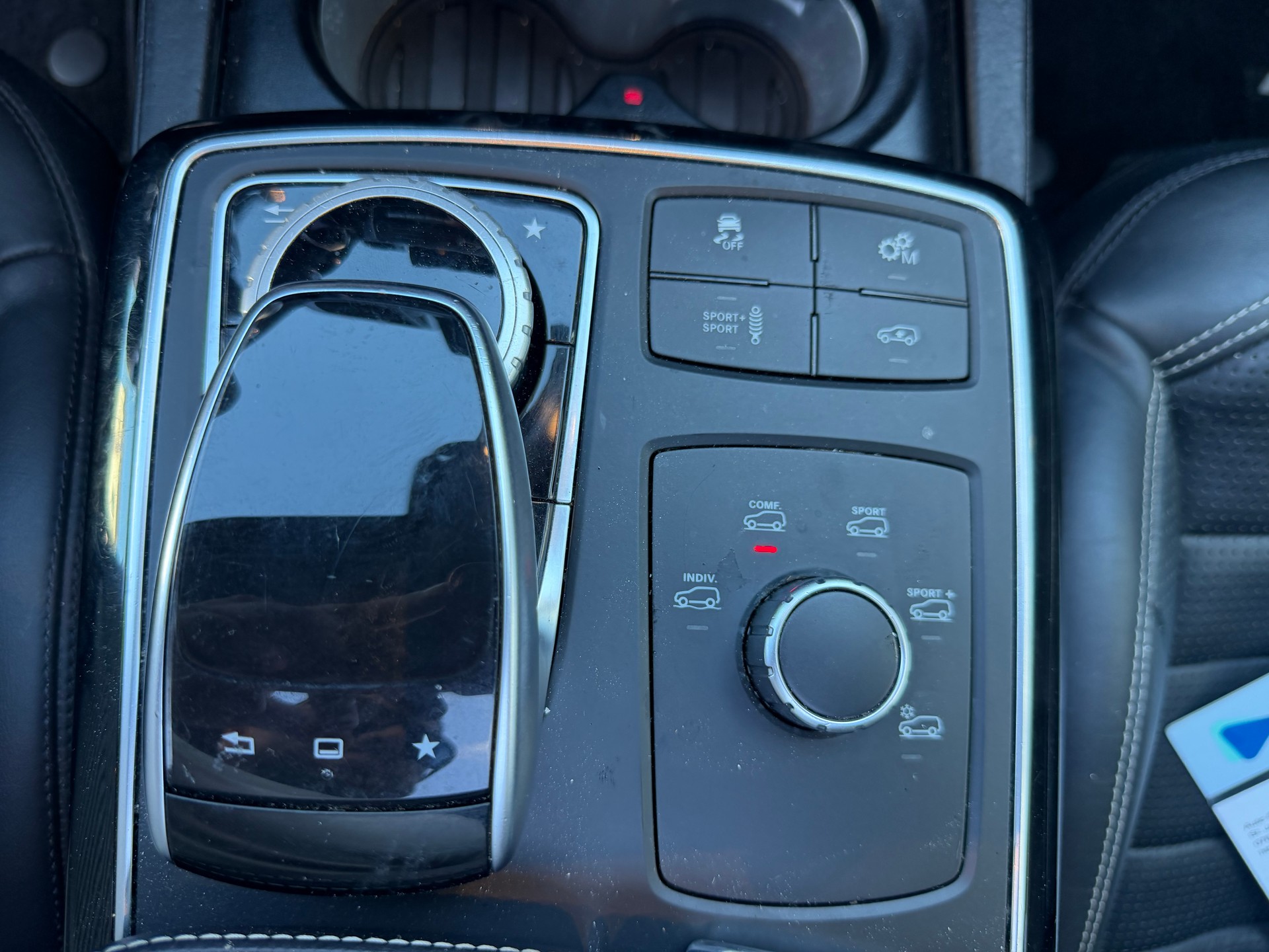MERCEDES-BENZ GLS 63 AMG 4Matic Speedshift Plus 7G-Tronic-image-17
