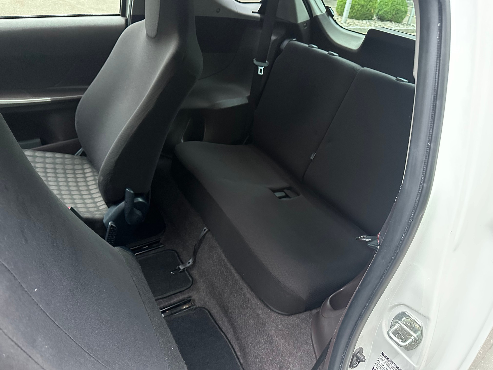 TOYOTA iQ 1.0 VVT-i Multidrive-image-11