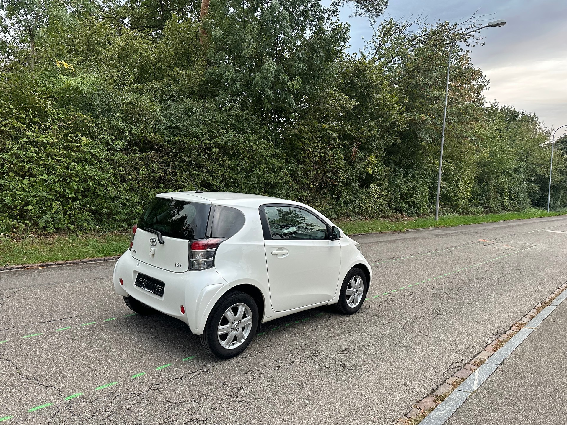 TOYOTA iQ 1.0 VVT-i Multidrive-image-5