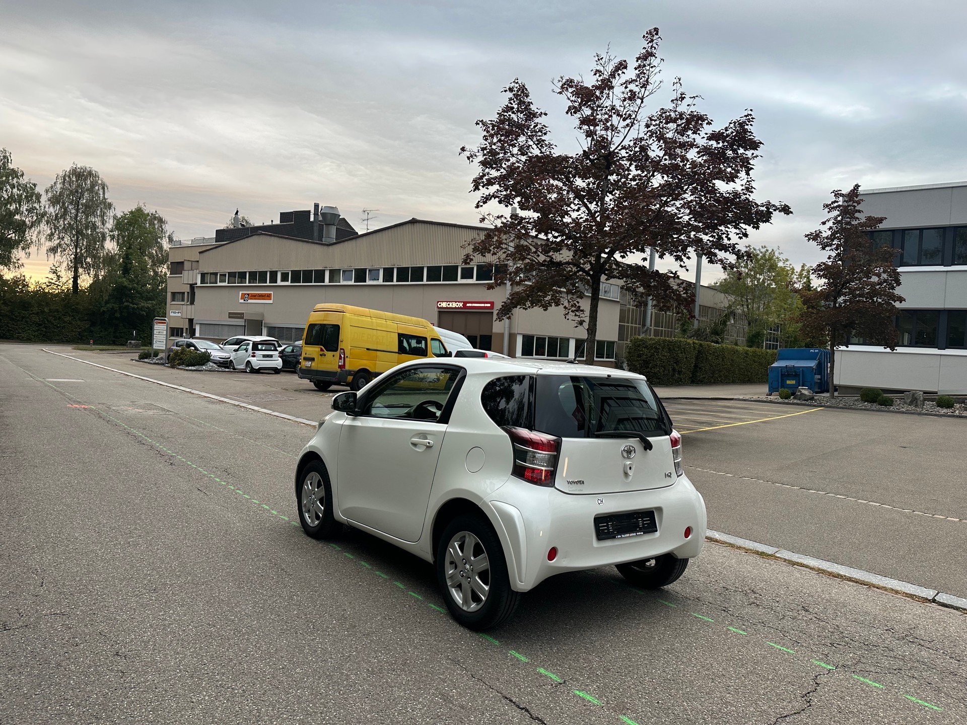 TOYOTA iQ 1.0 VVT-i Multidrive-image-6