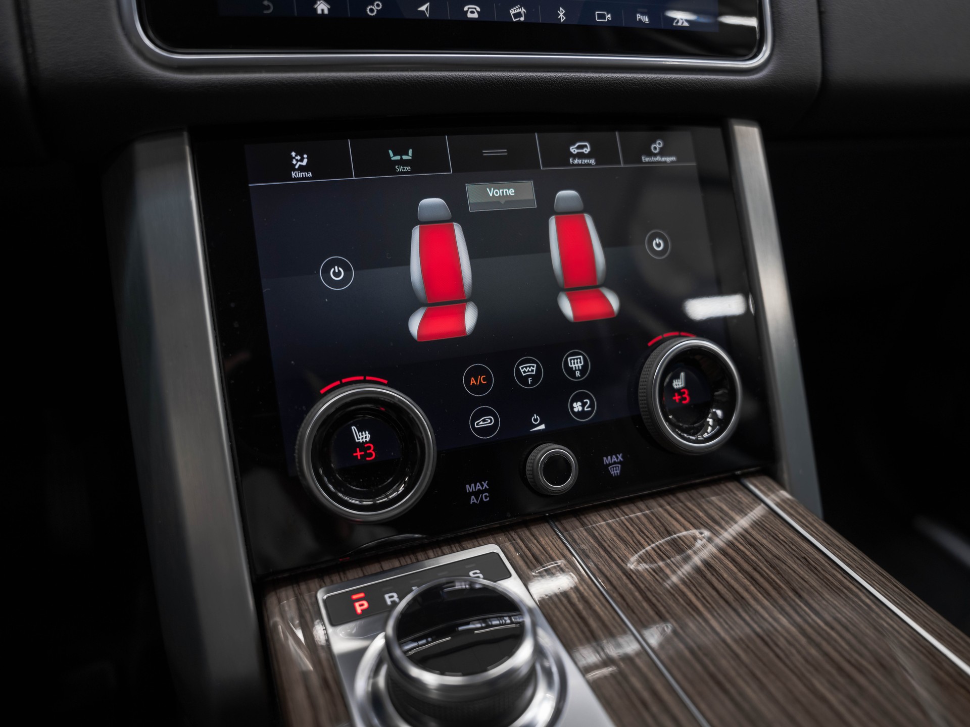 LAND ROVER Range Rover 3.0 SDV6 Vogue Automatic-image-24