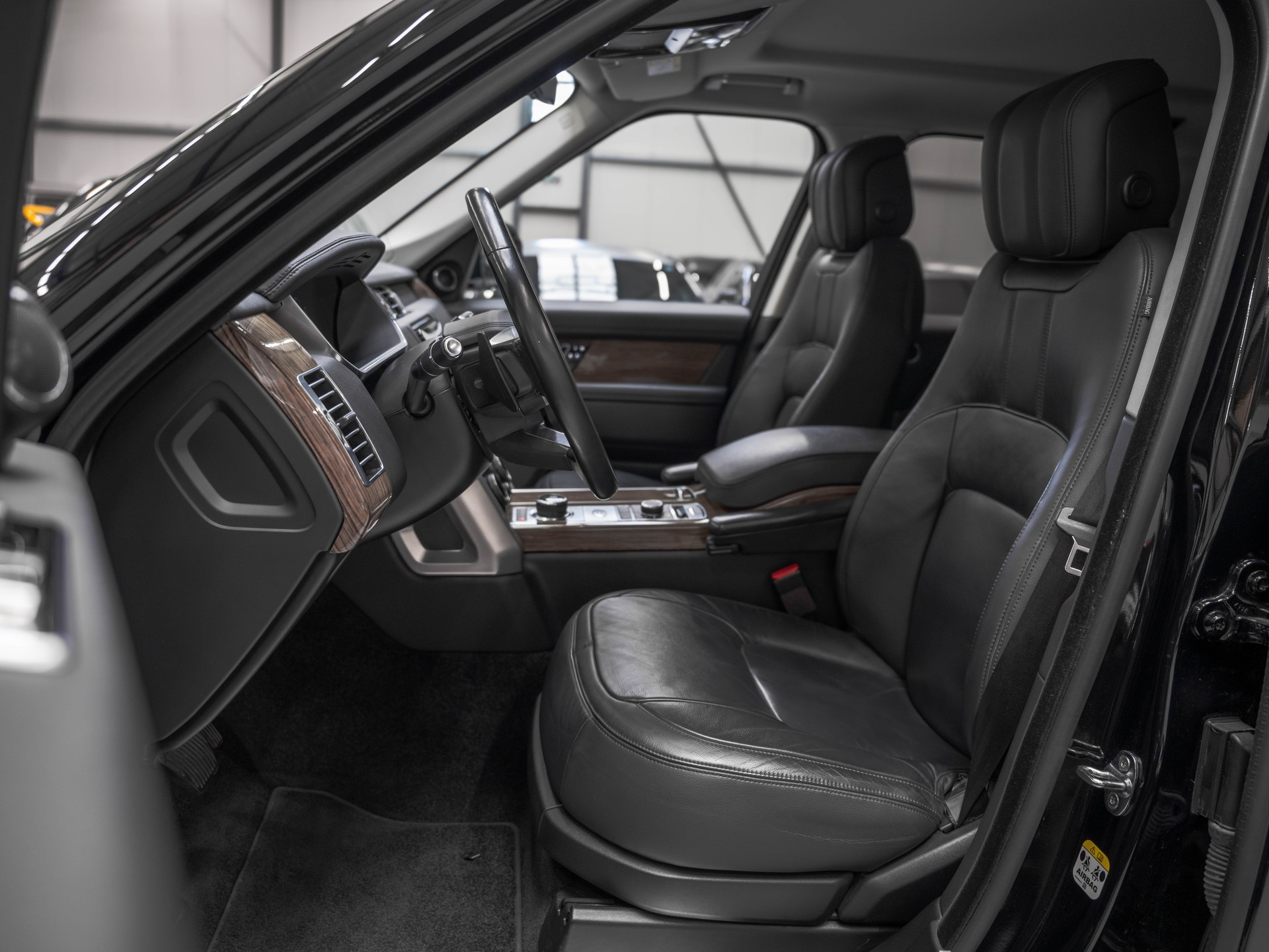 LAND ROVER Range Rover 3.0 SDV6 Vogue Automatic-image-8