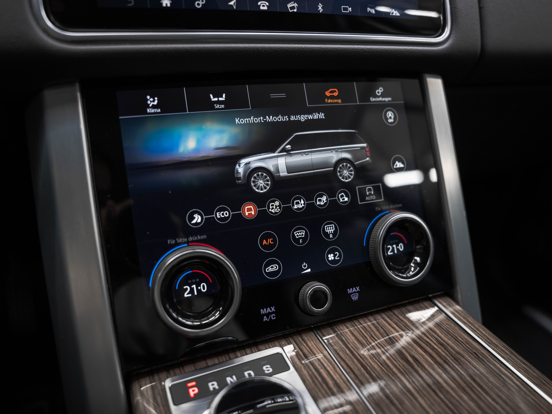 LAND ROVER Range Rover 3.0 SDV6 Vogue Automatic-image-25